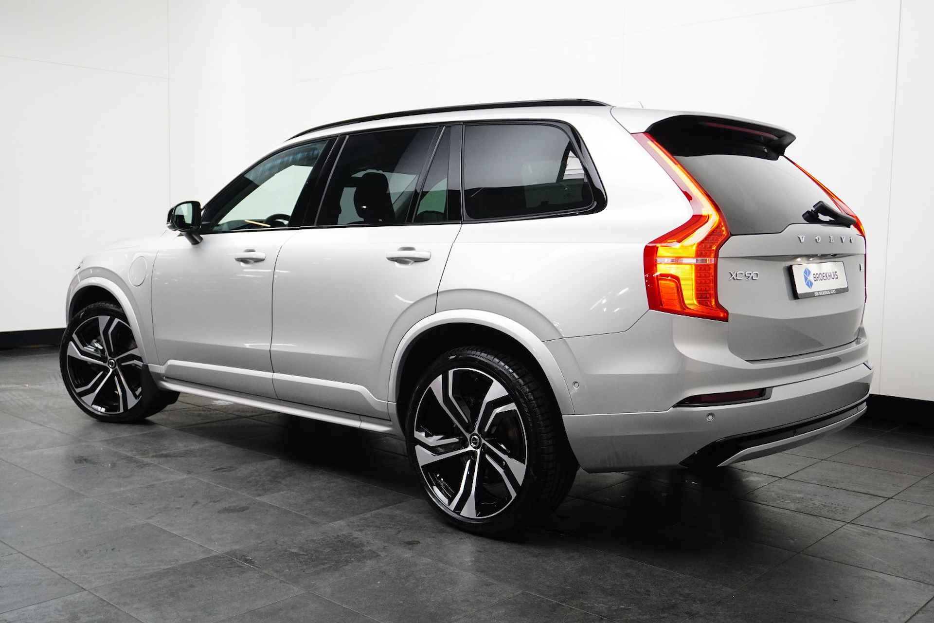 Volvo XC90 T8 Recharge AWD Ultimate Dark Long Range | Luchtvering | Bowers & Wilkins | Parkeerverwarming | Getint glas | 22" wielen | - 3/31