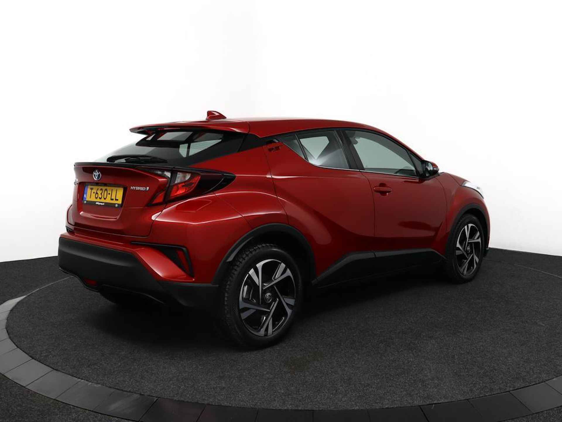 Toyota C-HR 1.8 Hybrid Dynamic | Adaptive Cruise Control | Navigatie | Achteruitrijcamera | Automaat | Dodehoekdetectie | Smartkey | - 2/52