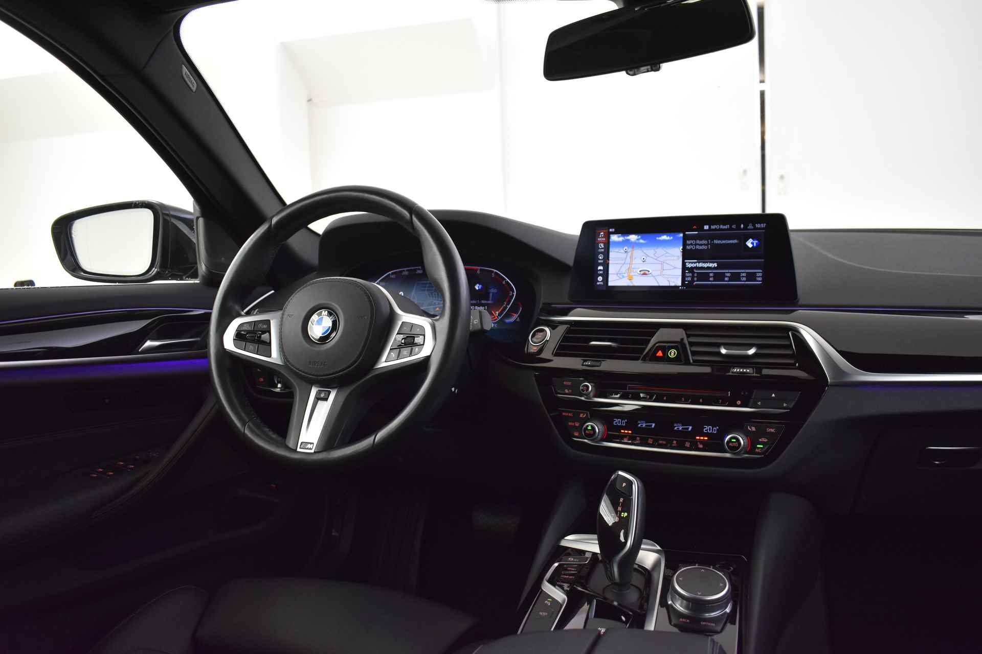 BMW 5 Serie Touring 520i High Executive Sport Line / Adaptieve LED / Parking Assistant Plus / Live Cockpit Professional / Comfortstoelen / Head-Up / M Sportonderstel - 12/50