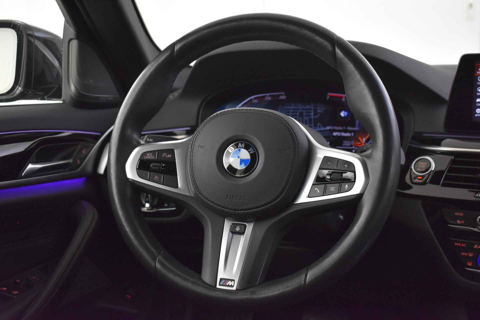BMW 5 Serie Touring 520i High Executive Sport Line / Adaptieve LED / Parking Assistant Plus / Live Cockpit Professional / Comfortstoelen / Head-Up / M Sportonderstel - 21/50