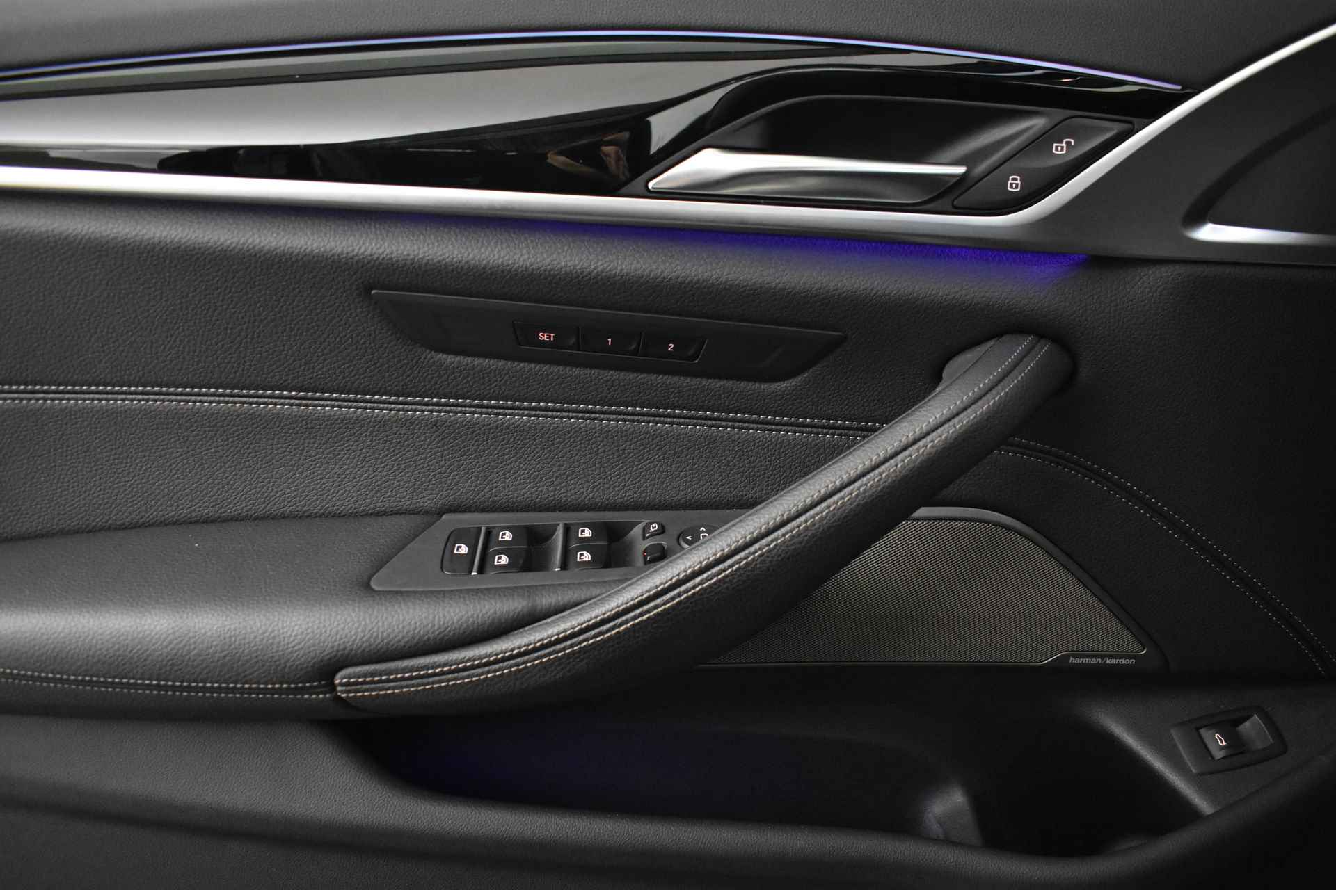 BMW 5 Serie Touring 520i High Executive Sport Line / Adaptieve LED / Parking Assistant Plus / Live Cockpit Professional / Comfortstoelen / Head-Up / M Sportonderstel - 33/50