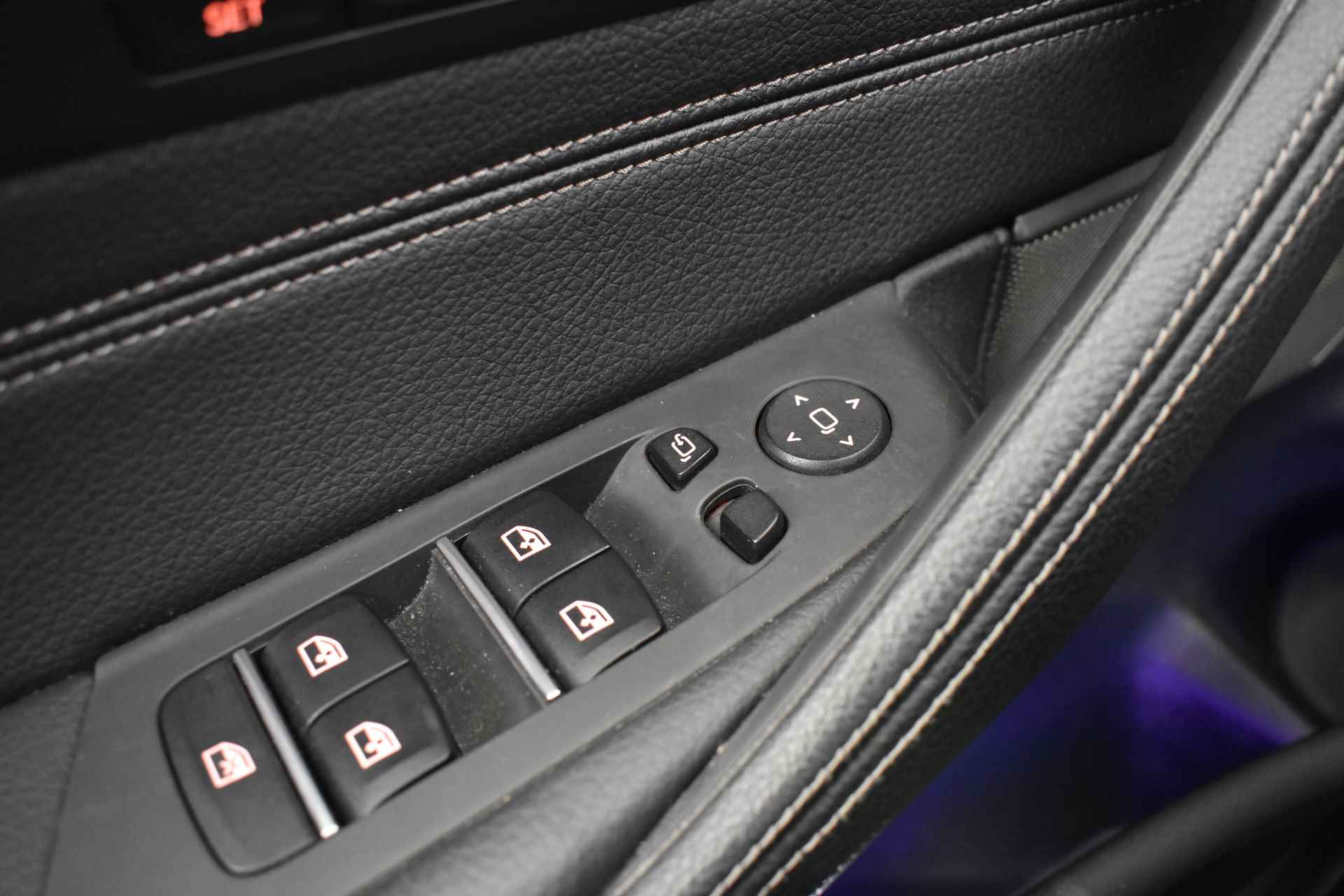 BMW 5 Serie Touring 520i High Executive Sport Line / Adaptieve LED / Parking Assistant Plus / Live Cockpit Professional / Comfortstoelen / Head-Up / M Sportonderstel - 34/50