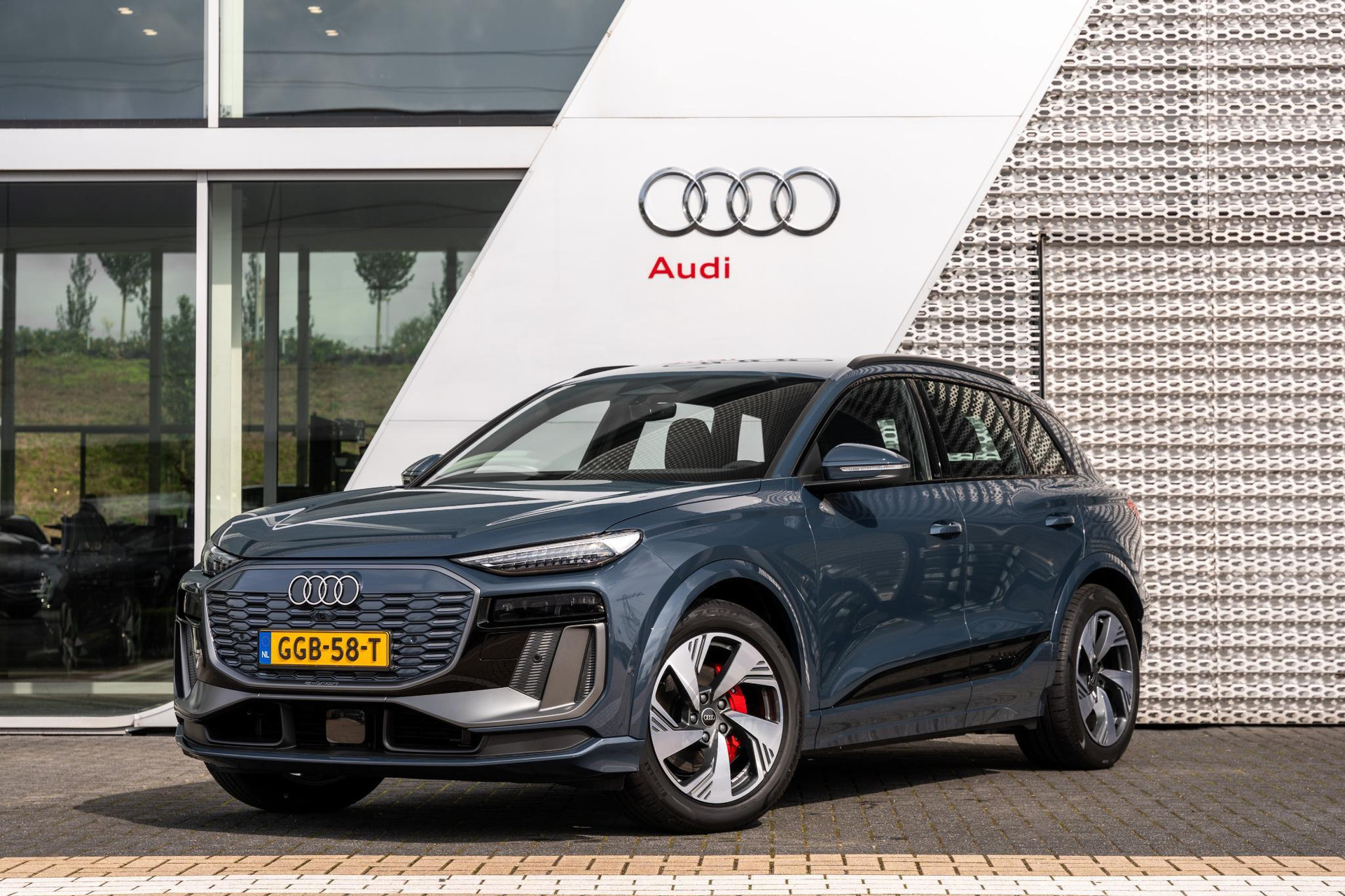 Audi Q6 First Edition e-tron 55 285kW/388pk 100Kwh Hatchback Elektr. aandrijving quattro