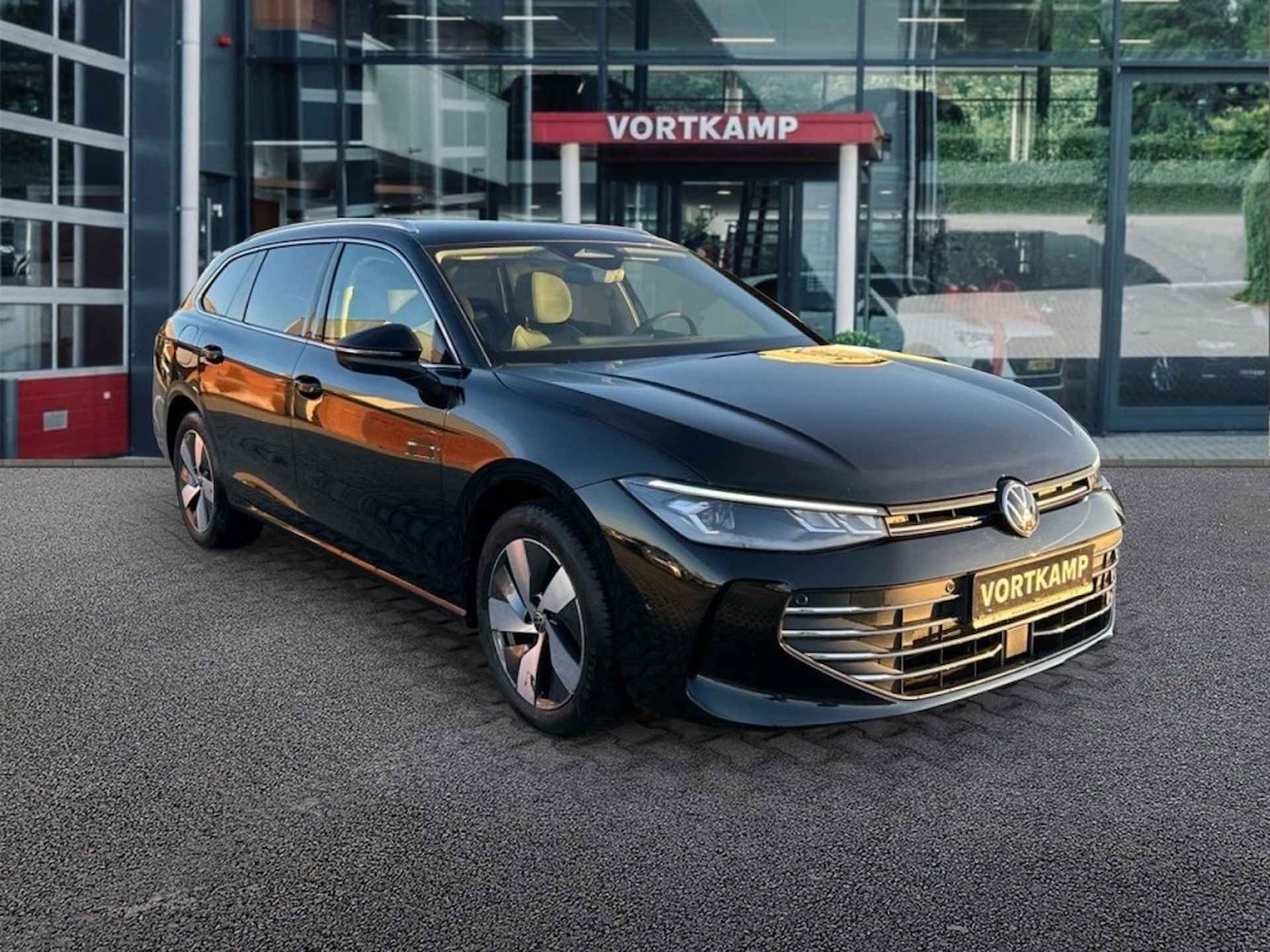 VOLKSWAGEN Passat Variant 1.5 eTSI DSG BUSINESS TREKHAAK/CAMERA/NAVI/CARPLAY/ACC/STOELVERW - 3/25