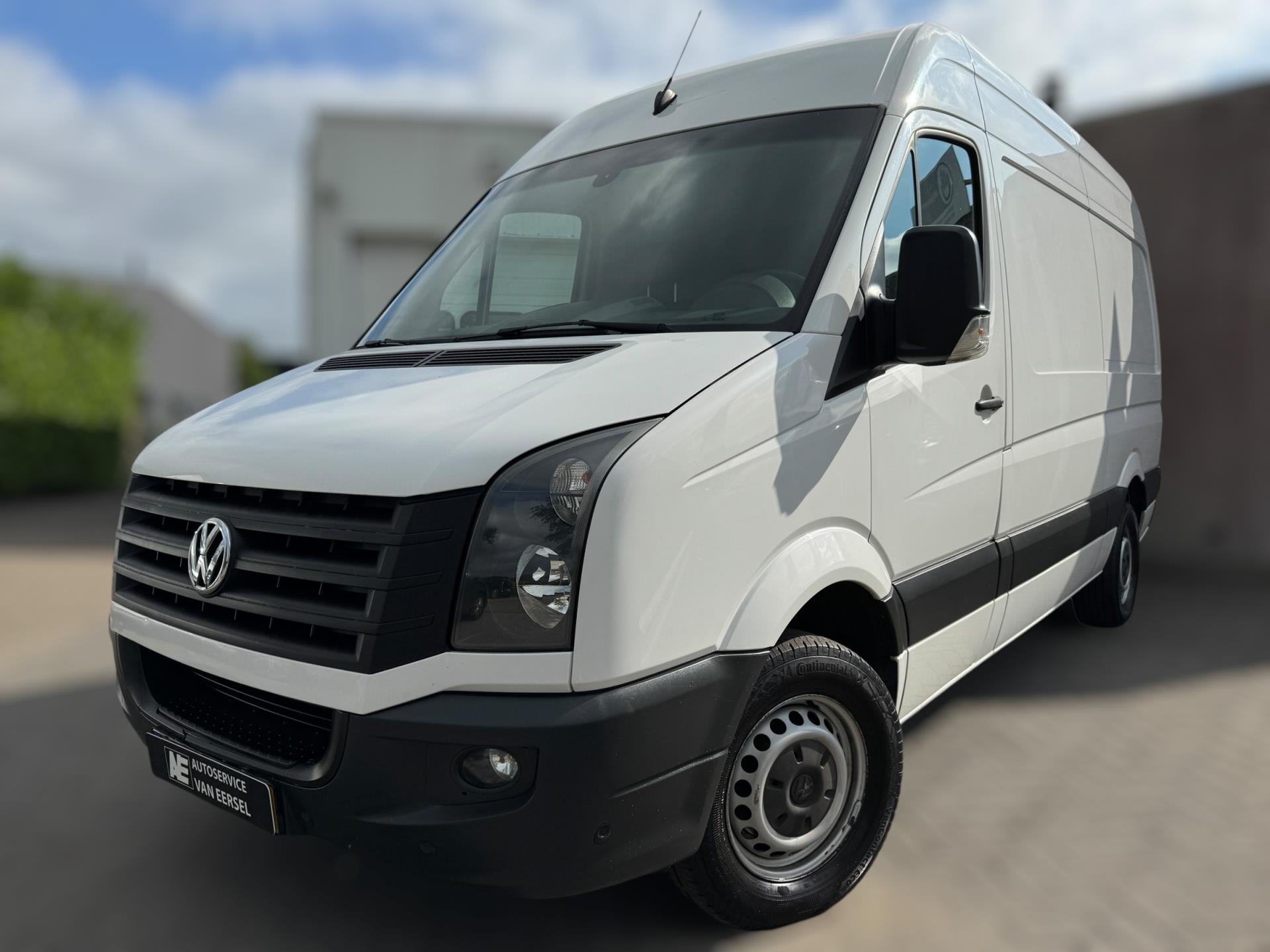 Volkswagen Crafter 35 2.0 TDI L2H2TREKHAAK / PDC / CAMERA / CRUISE / BLUETOOTH / NAVI / STOELVERW.