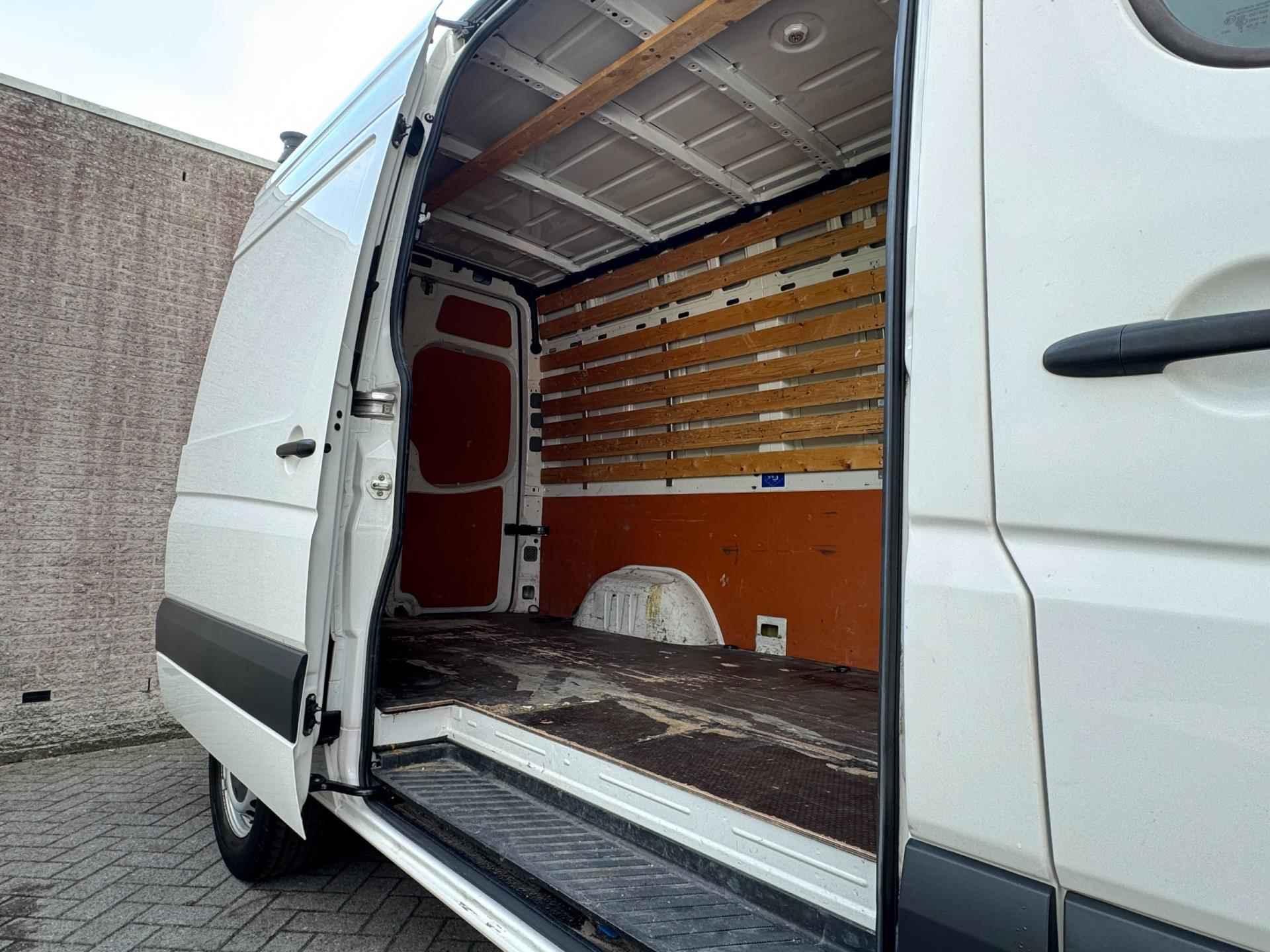 Volkswagen Crafter 35 2.0 TDI L2H2TREKHAAK / PDC / CAMERA / CRUISE / BLUETOOTH / NAVI / STOELVERW. - 6/34