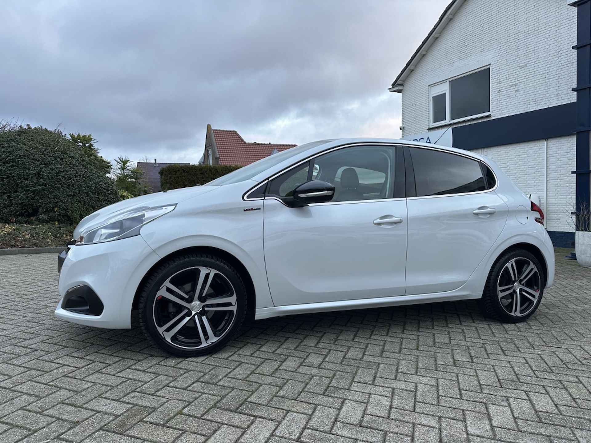 Peugeot 208 1.2 GT-line | Eerste eigenaar | 100% dealer onderhouden | - 18/22