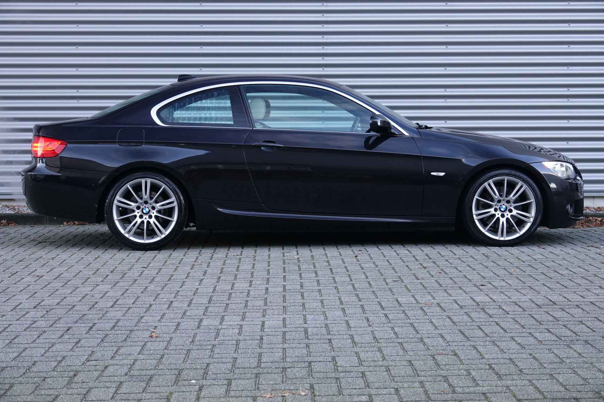 BMW 3-SERIE coupe 325i Business Line Sport | Navi | H&K | Memory | ACC | M sport-onderstel | Leder | - 22/24