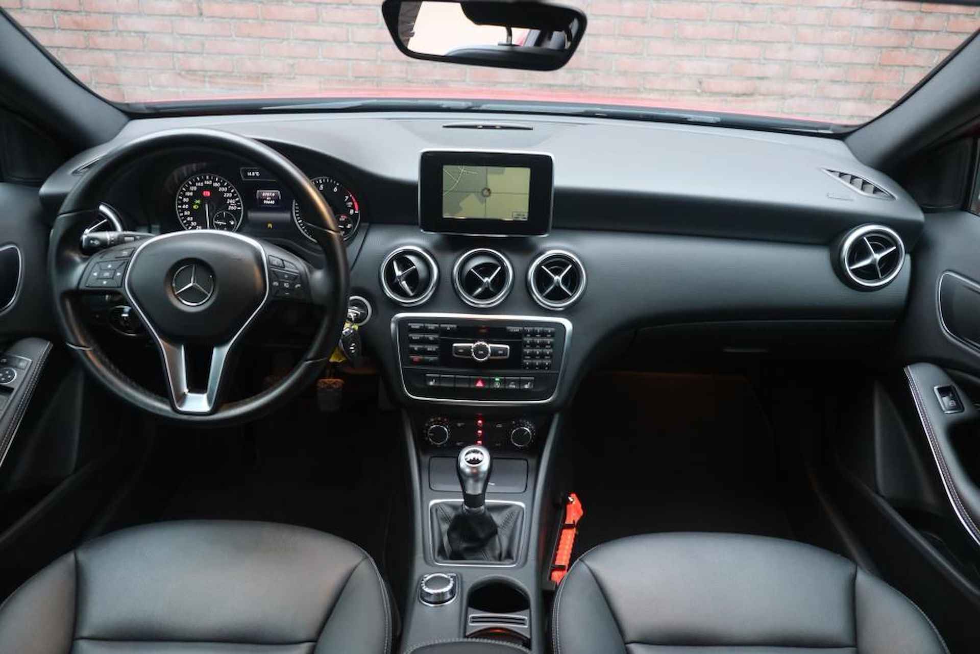 Mercedes-Benz A-klasse 180 122pk Ambition | Navi | Airco | Cruise | PDC | Stoelverwarming | 18" velgen - 8/29