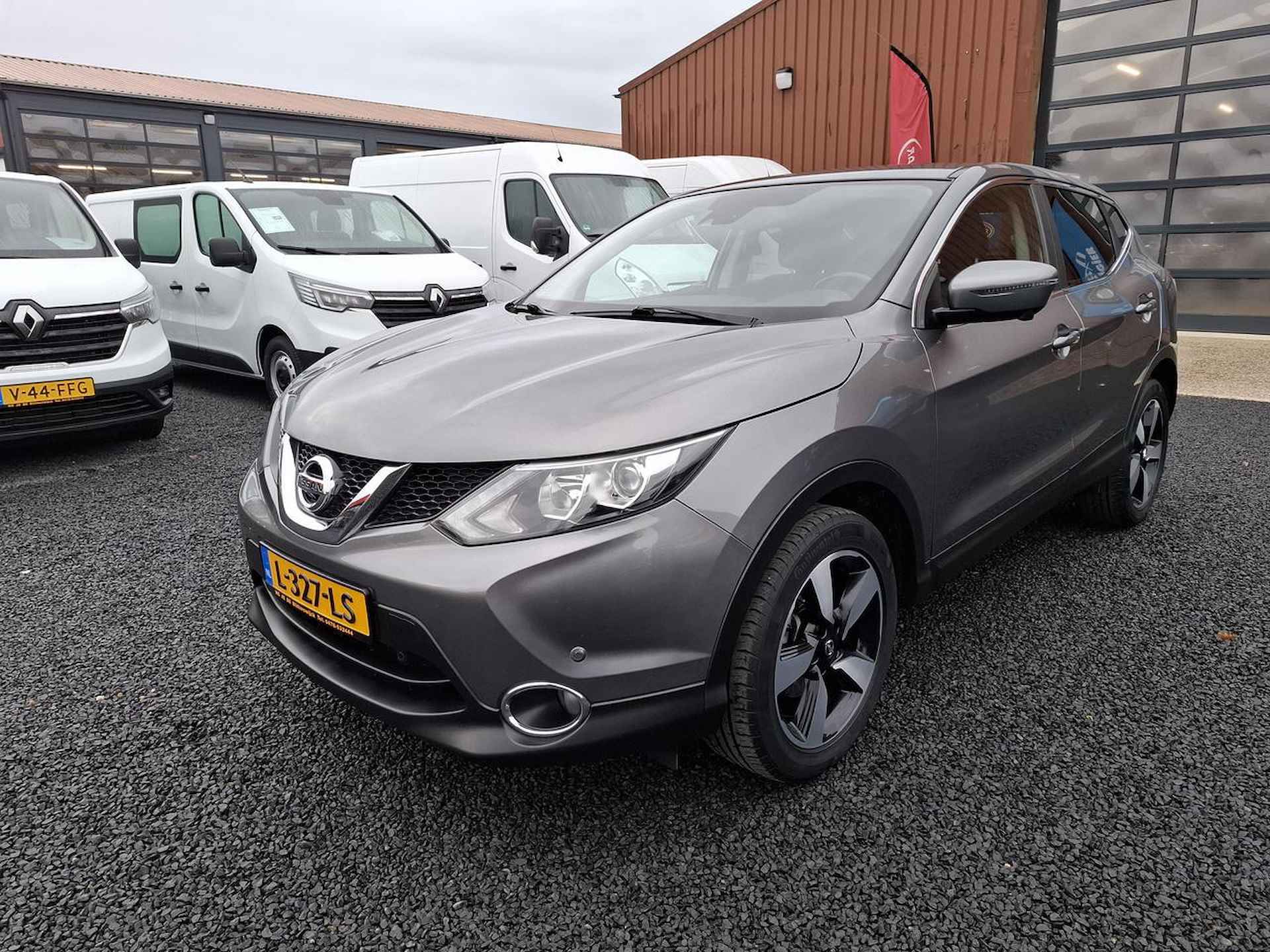 Nissan QASHQAI 1.2 DIG-T N-CONNECTA - 2/30