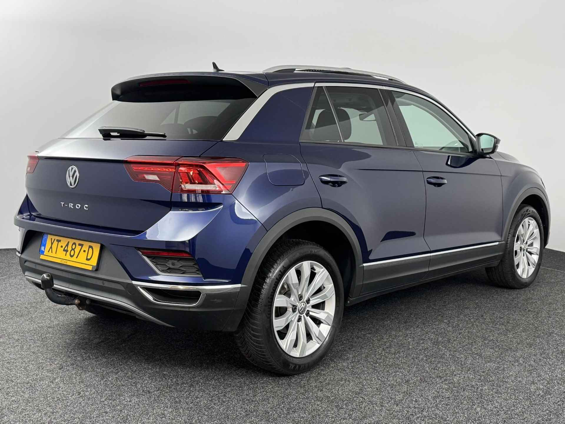 Volkswagen T-Roc 1.5 TSI DSG Sport | Trekhaak | Navigatie | Panoramadak | Achteruitrijcamera - 3/49