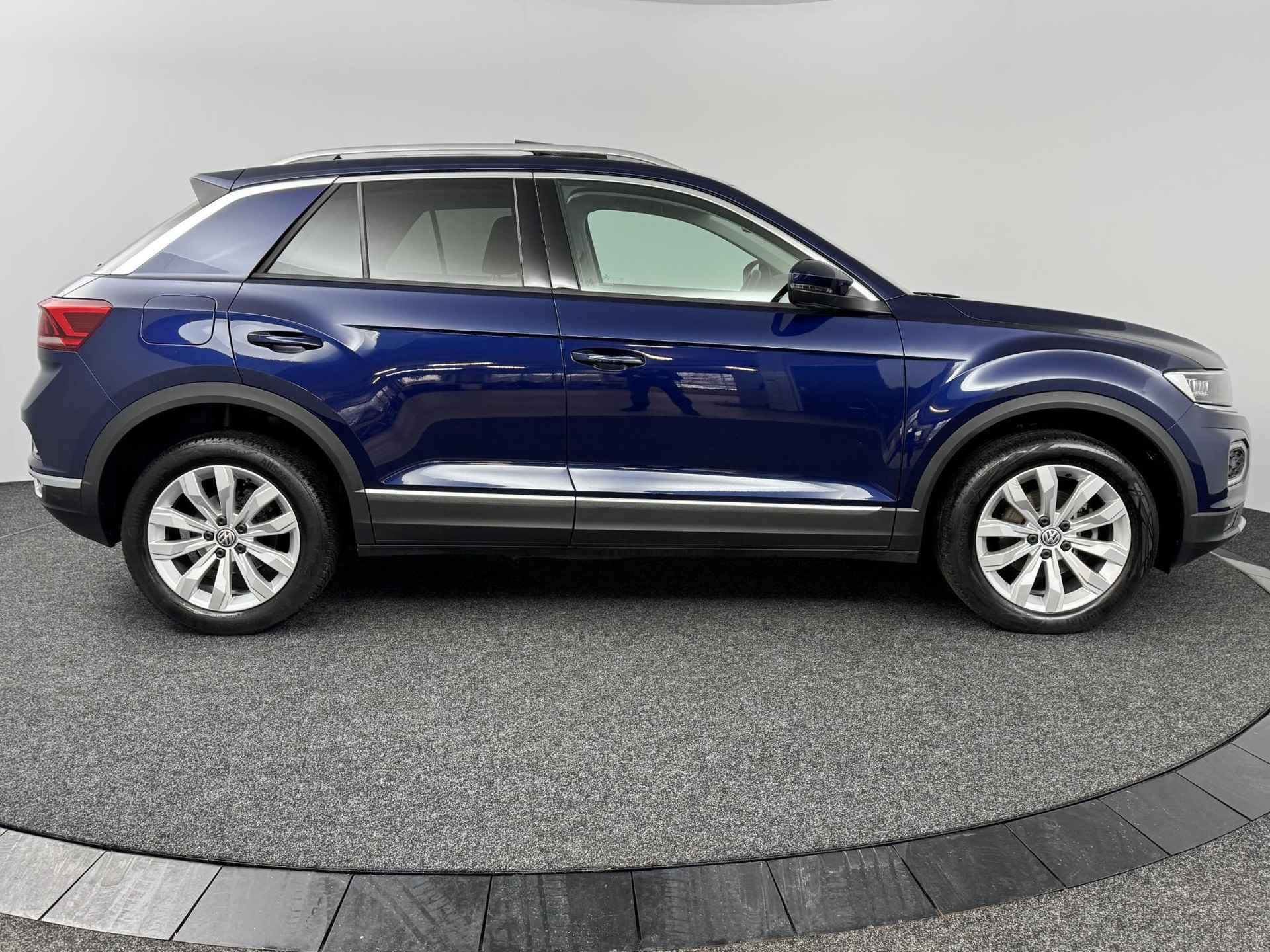 Volkswagen T-Roc 1.5 TSI DSG Sport | Trekhaak | Navigatie | Panoramadak | Achteruitrijcamera - 18/49