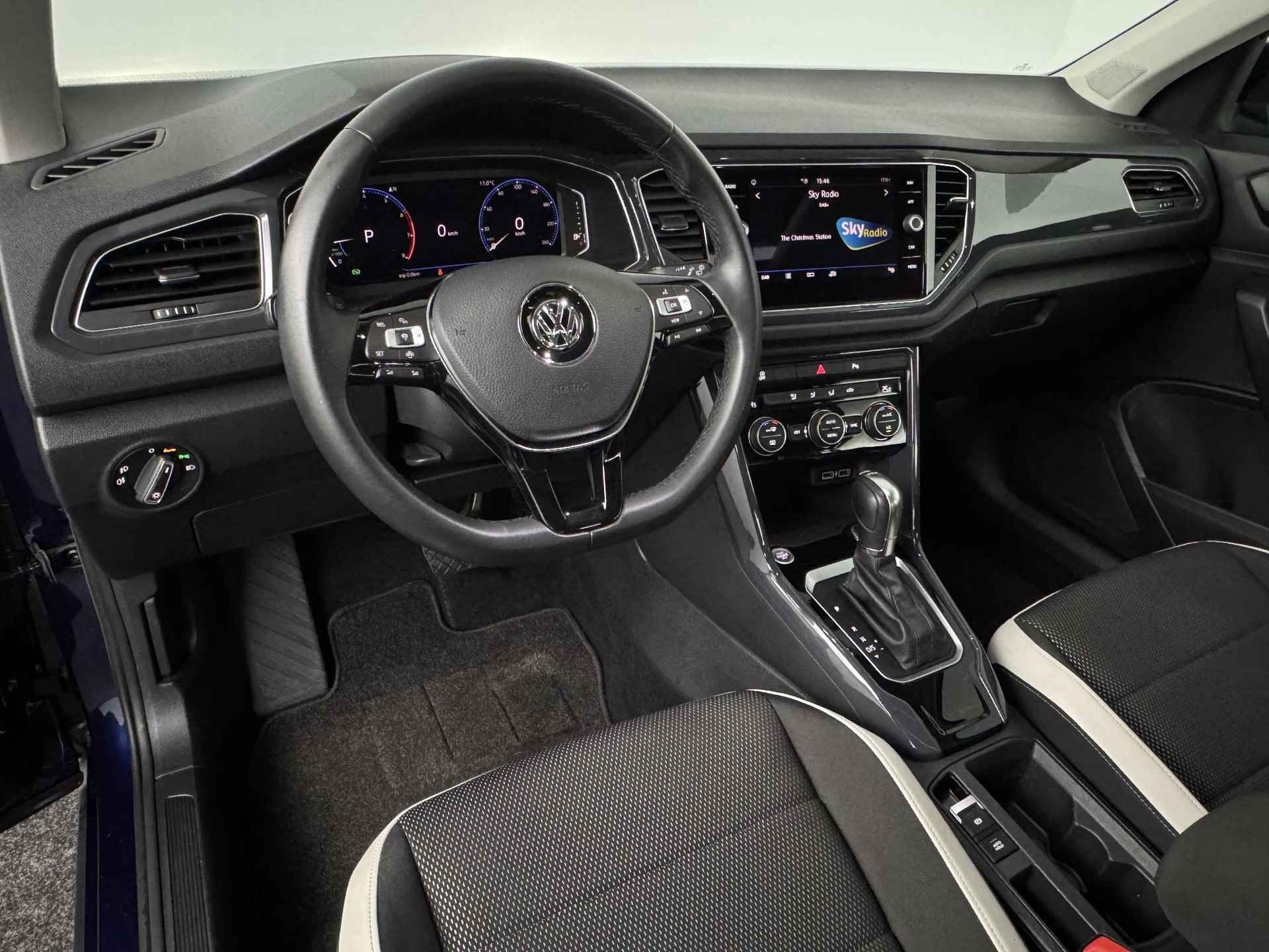 Volkswagen T-Roc 1.5 TSI DSG Sport | Trekhaak | Navigatie | Panoramadak | Achteruitrijcamera - 25/49