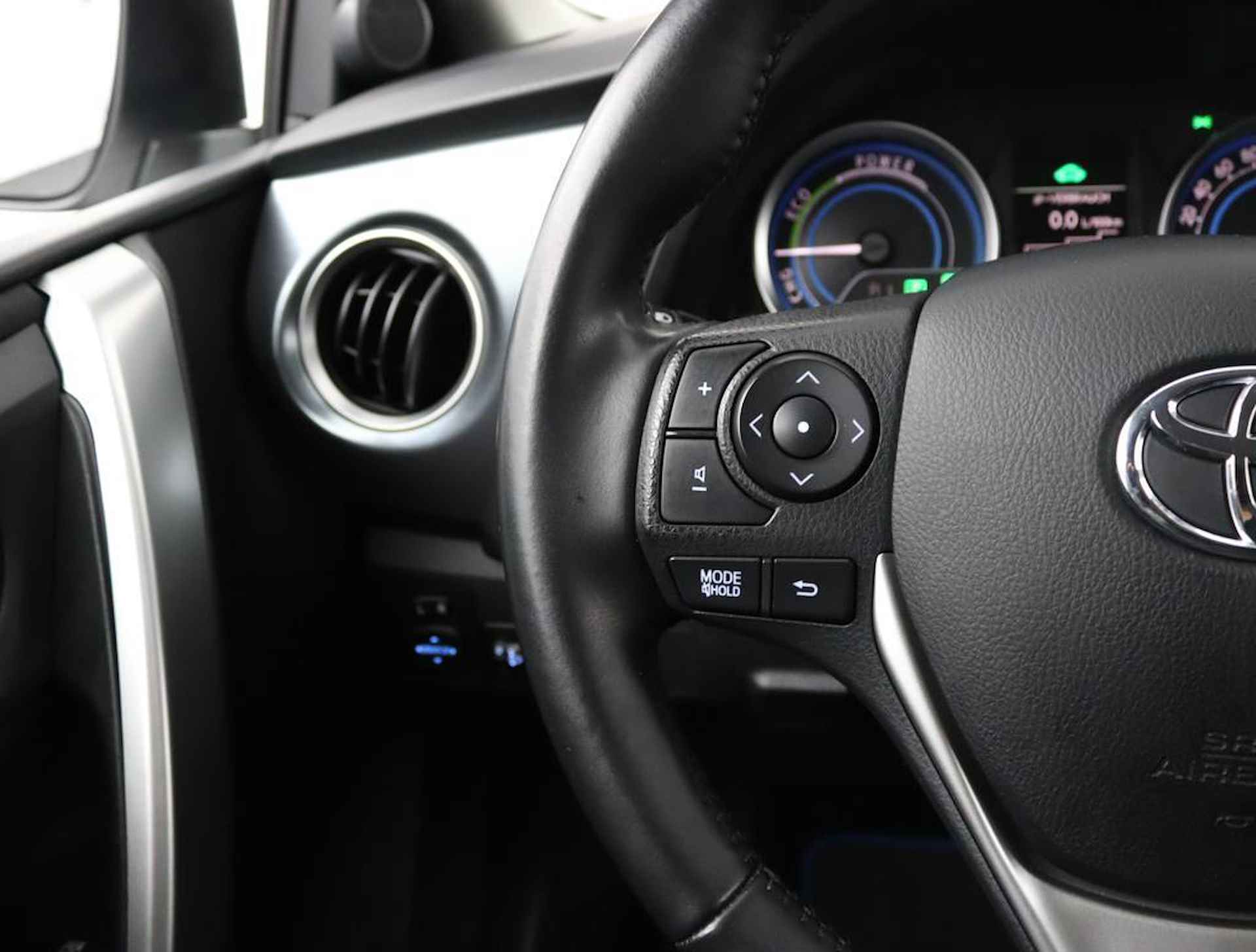 Toyota Auris Touring Sports 1.8 Hybrid | Panoramadak | Parelmoerlak | Parkeercamera | Privacyglass | - 19/50