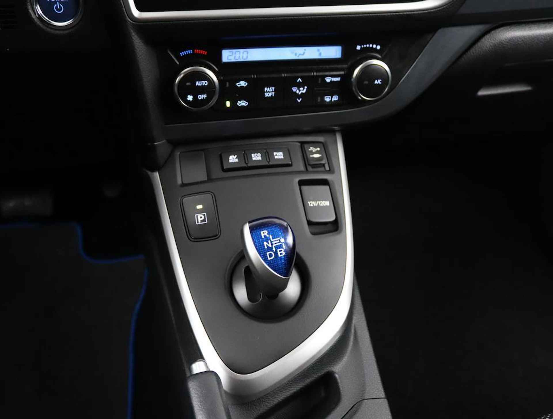Toyota Auris Touring Sports 1.8 Hybrid | Panoramadak | Parelmoerlak | Parkeercamera | Privacyglass | - 26/50