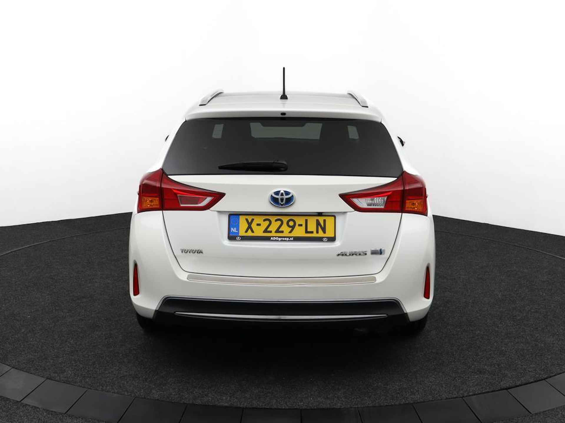 Toyota Auris Touring Sports 1.8 Hybrid | Panoramadak | Parelmoerlak | Parkeercamera | Privacyglass | - 34/50