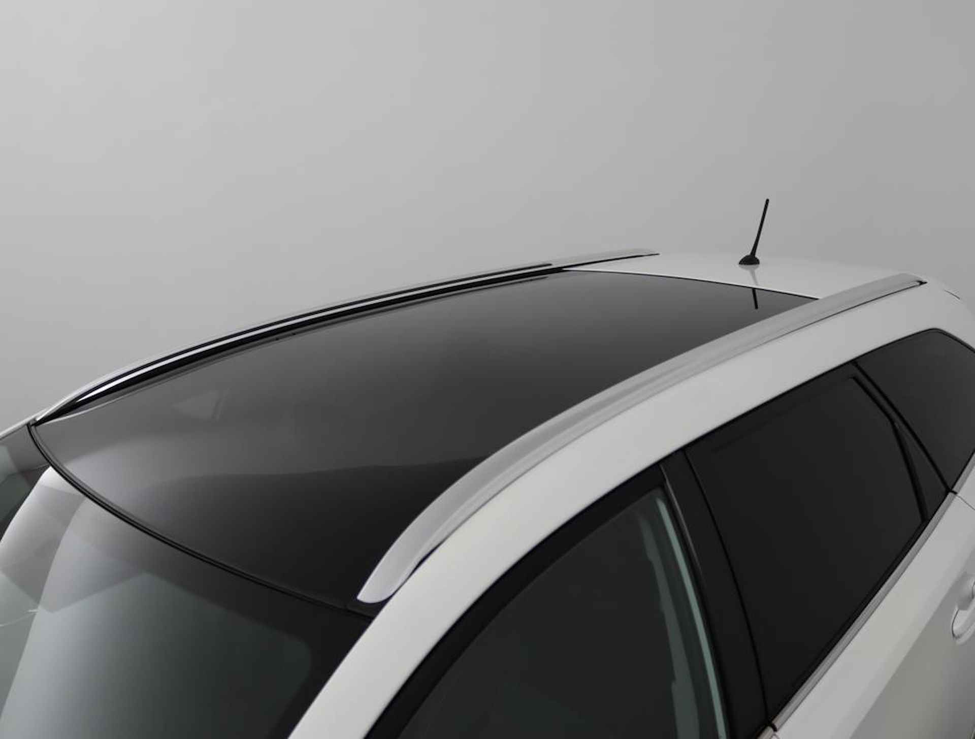 Toyota Auris Touring Sports 1.8 Hybrid | Panoramadak | Parelmoerlak | Parkeercamera | Privacyglass | - 47/50