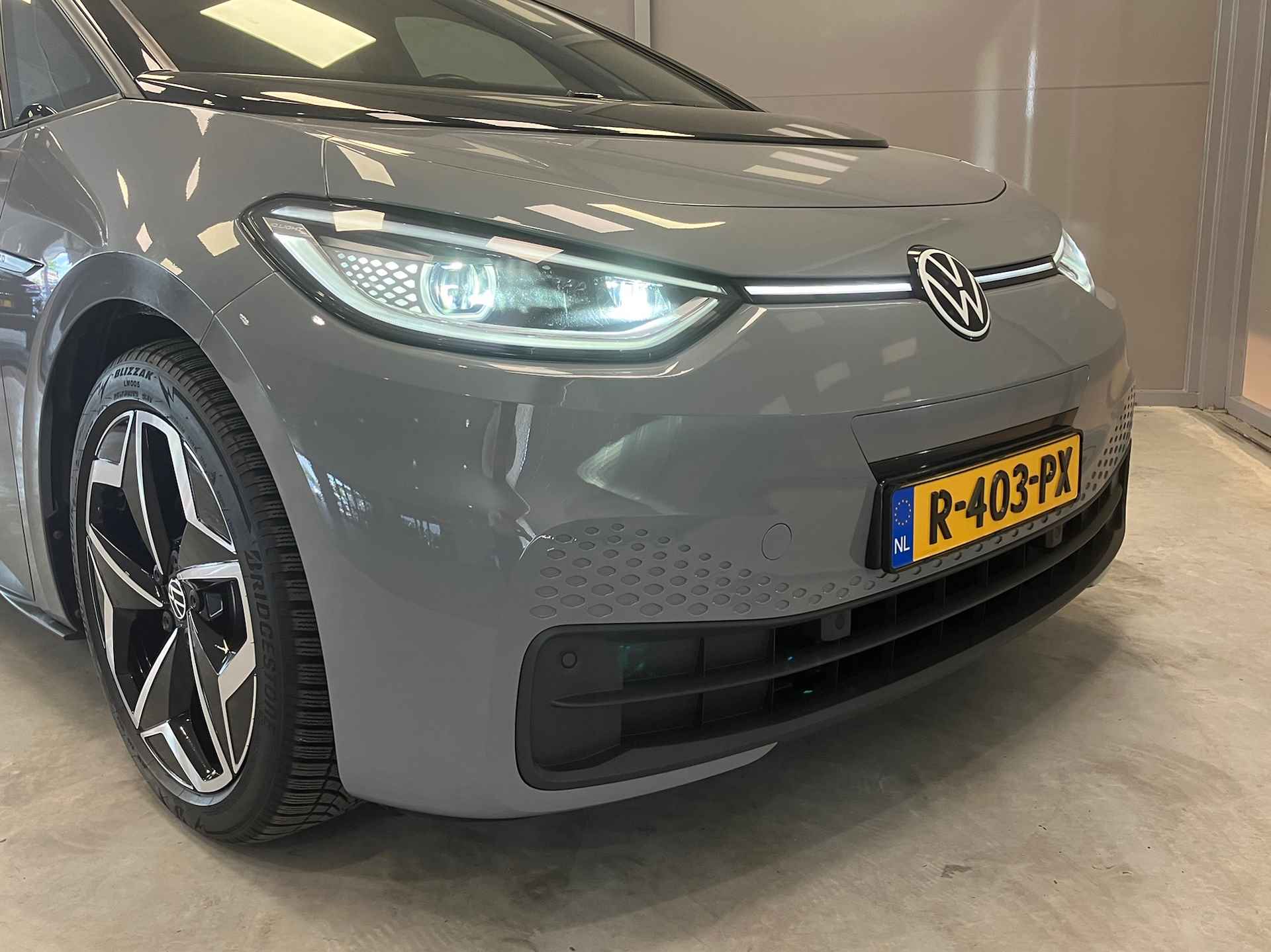 Volkswagen ID.3 Pro 58 kWh | Panoramadak| Warmtepomp | iQ-light | Massagestoelen | 12% Bijtelling - 24/47