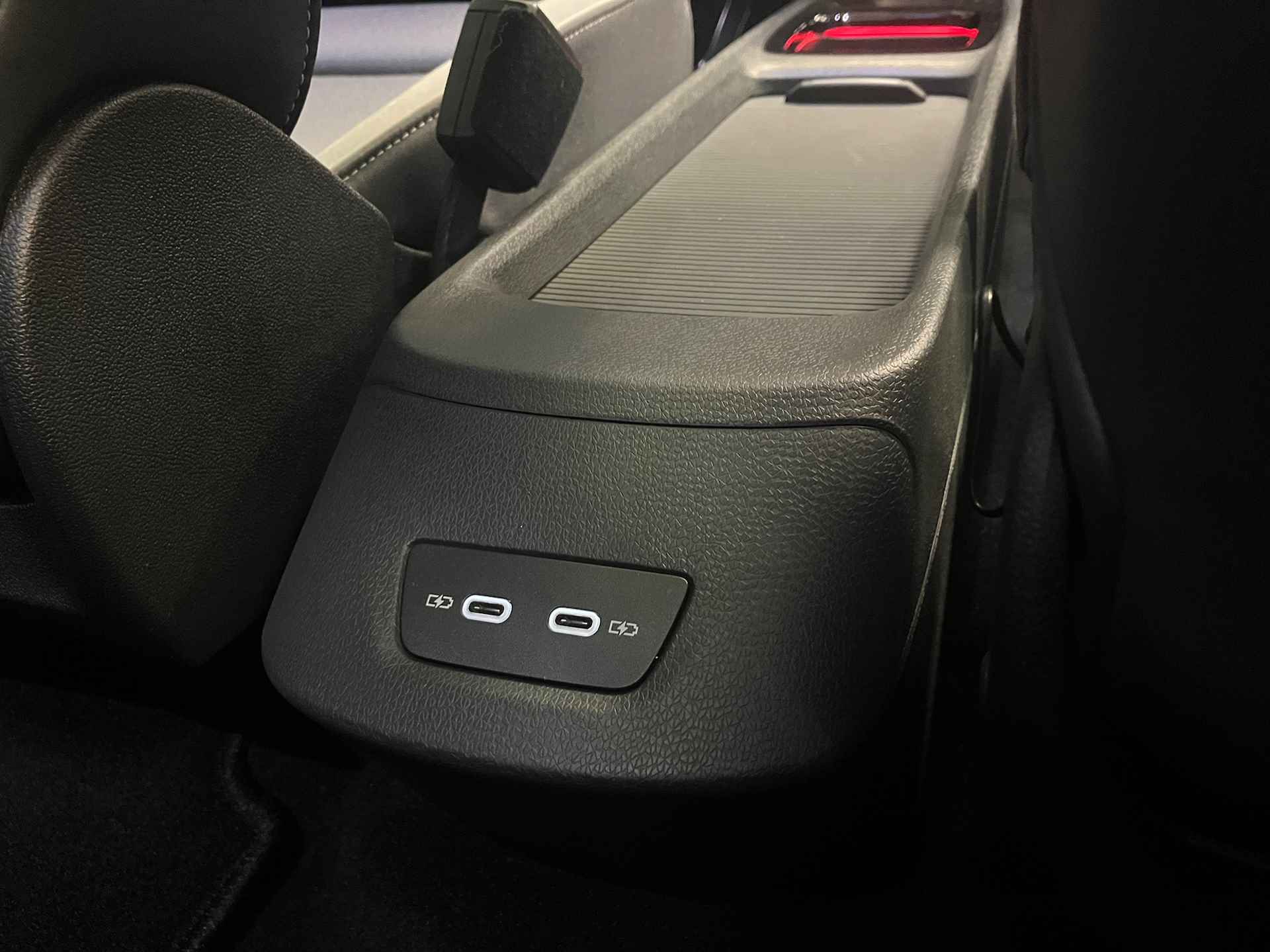 Volkswagen ID.3 Pro 58 kWh | Panoramadak| Warmtepomp | iQ-light | Massagestoelen | 12% Bijtelling - 45/47