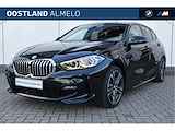 BMW 1-serie 118i High Executive M Sport Automaat / Panoramadak / Trekhaak / Sportstoelen / Stoelverwarming / LED / Parking Assistant / Live Cockpit Professional / Cruise Control