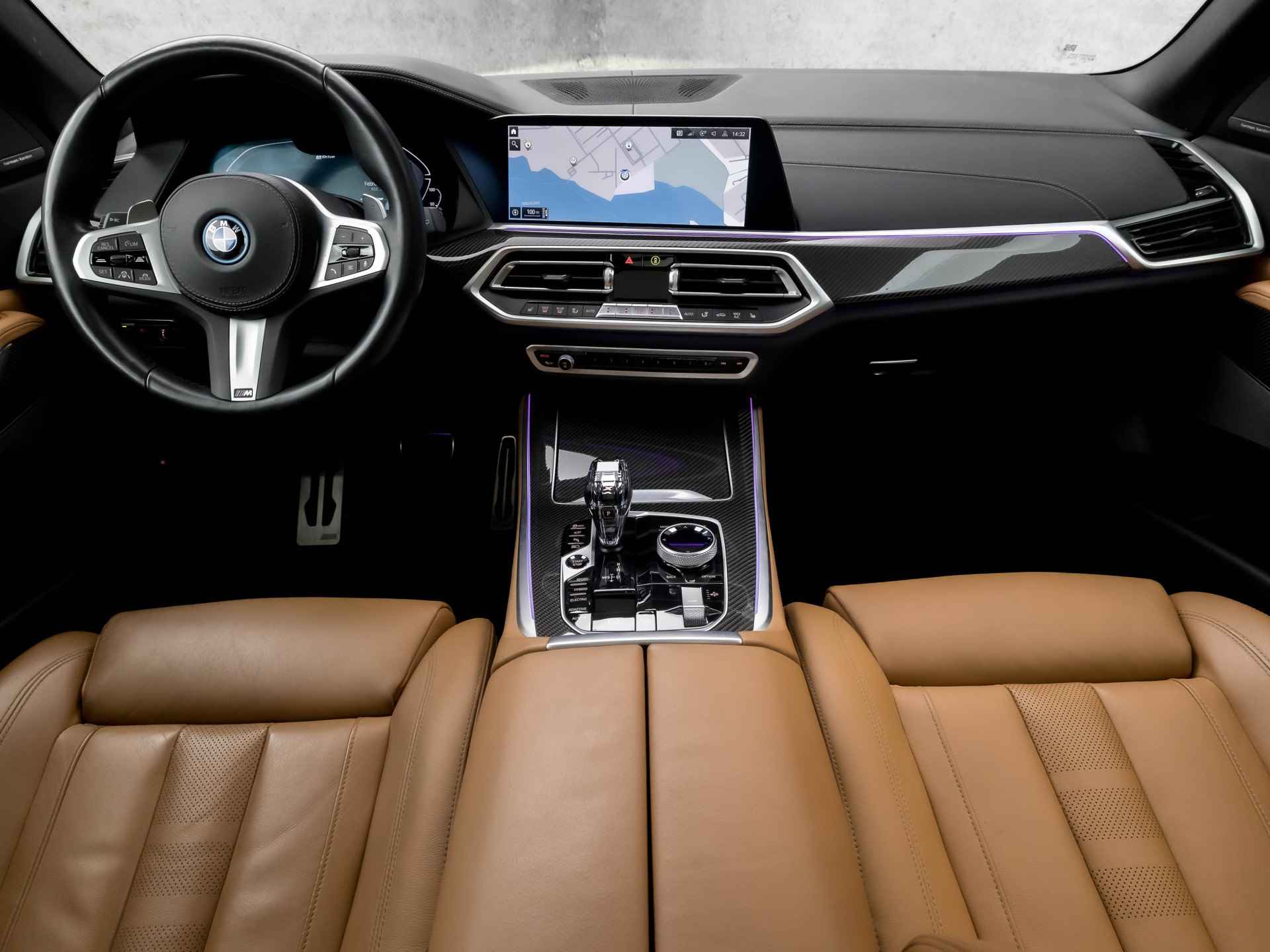 BMW X5 xDrive45e M Sport High Executive 395Pk Automaat (SKYLOUNGE PANORAMADAK, CARBON PAKKET, CRYSTAL PAKKET, TREKHAAK ELEKTRISCH, LUCHTVERING, HEAD-UP DISPLAY, LASER KOPLAMPEN, APPLE CARPLAY, HARMAN/KARDON, LEDER DASHBOARD, LASER) - 6/63