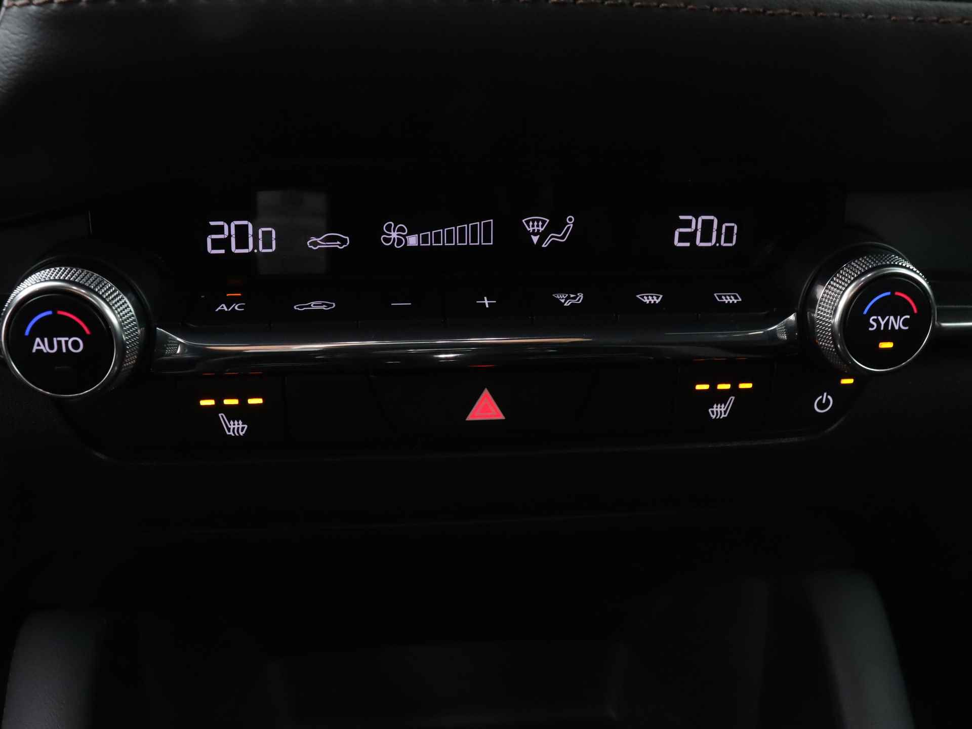 Mazda 3 2.0 e-SkyActiv-G M Hybrid 150 Exclusive-line Camera | Navi | Stoelverwarming | Adatptive cruise - 12/44