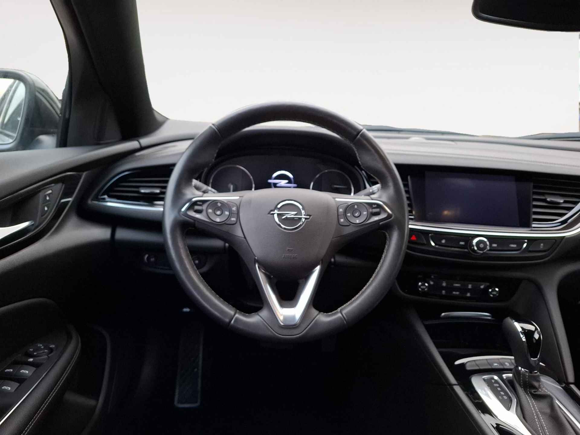 Opel Insignia Sports Tourer 2.0 Turbo Business Automaat | Navigatie | Parkeersensoren | Dodehoek Detectie | Stuur-en stoelverwarming | Climate Control | Apple Carplay/Android Auto | - 20/30