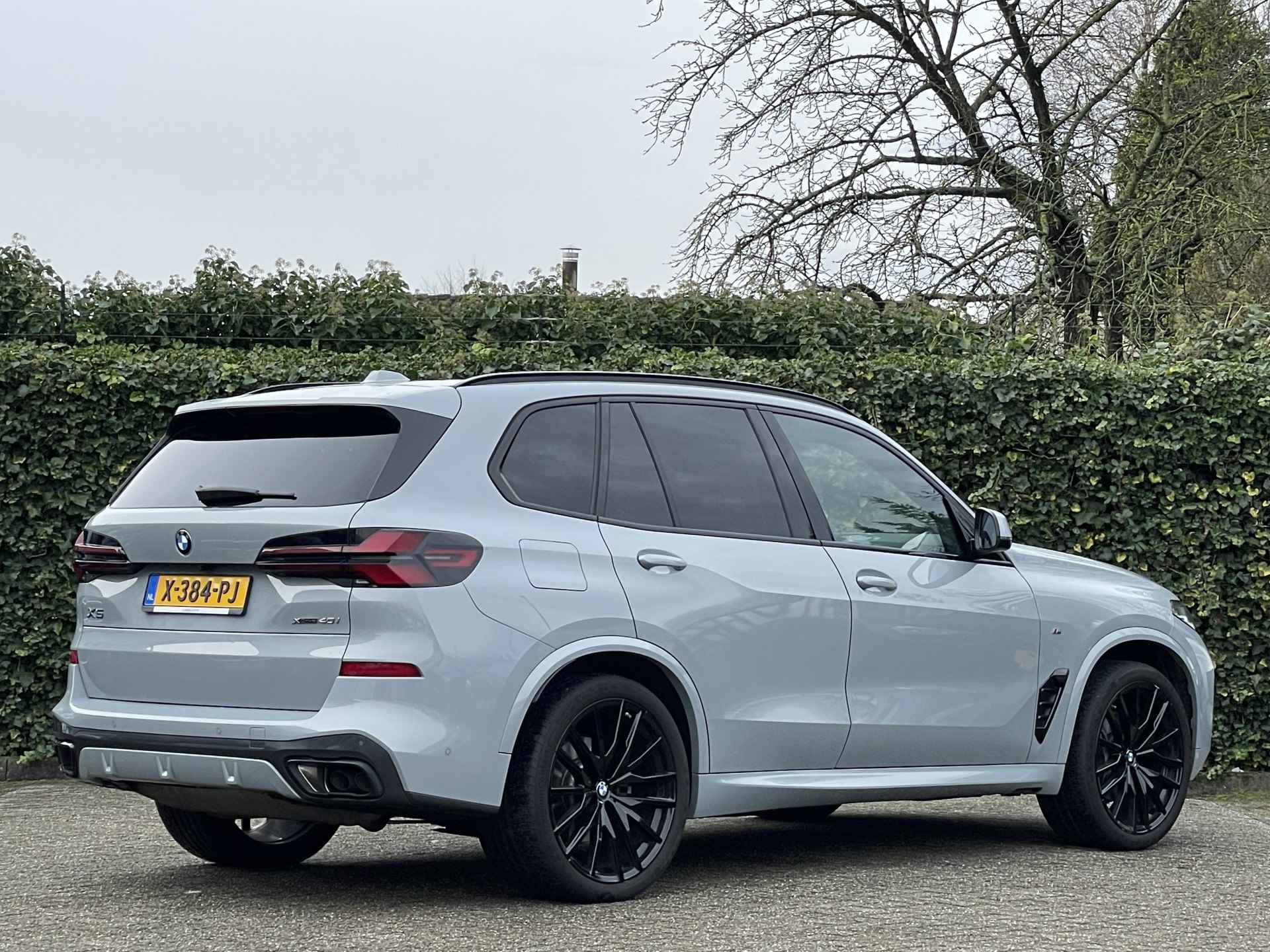 BMW X5 xDrive40i | 7 Zitplaats. | M-Sport | Panorama | 22'' | Elek. Trekhaak | HiFi | Shadow Line | Comfort Acces - 3/41