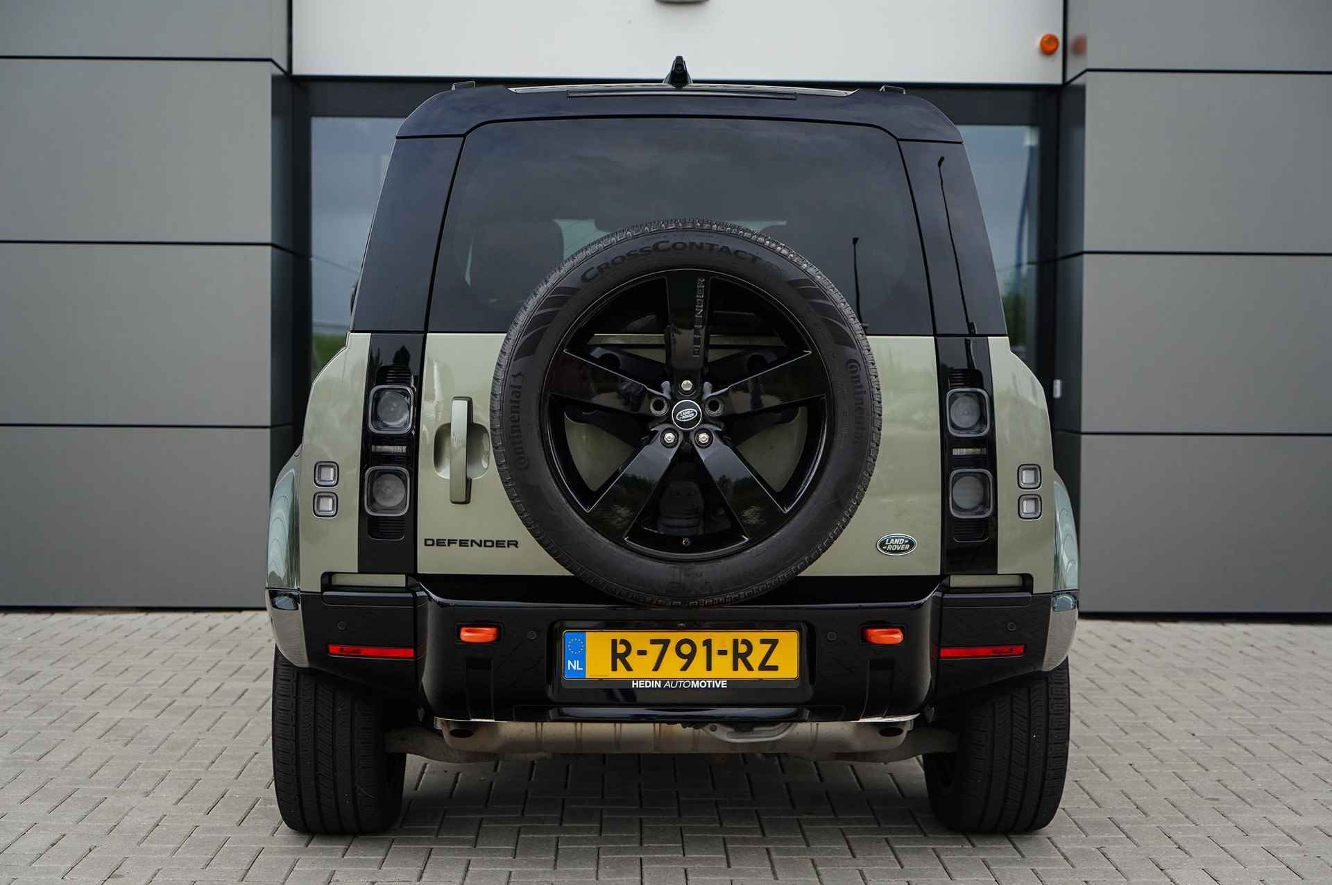 Land rover Defender 2.0 P400e 110 X | 2 jaar garantie | Cold Climate | Extended Black Pack | Meridian Surround Audio - 5/30