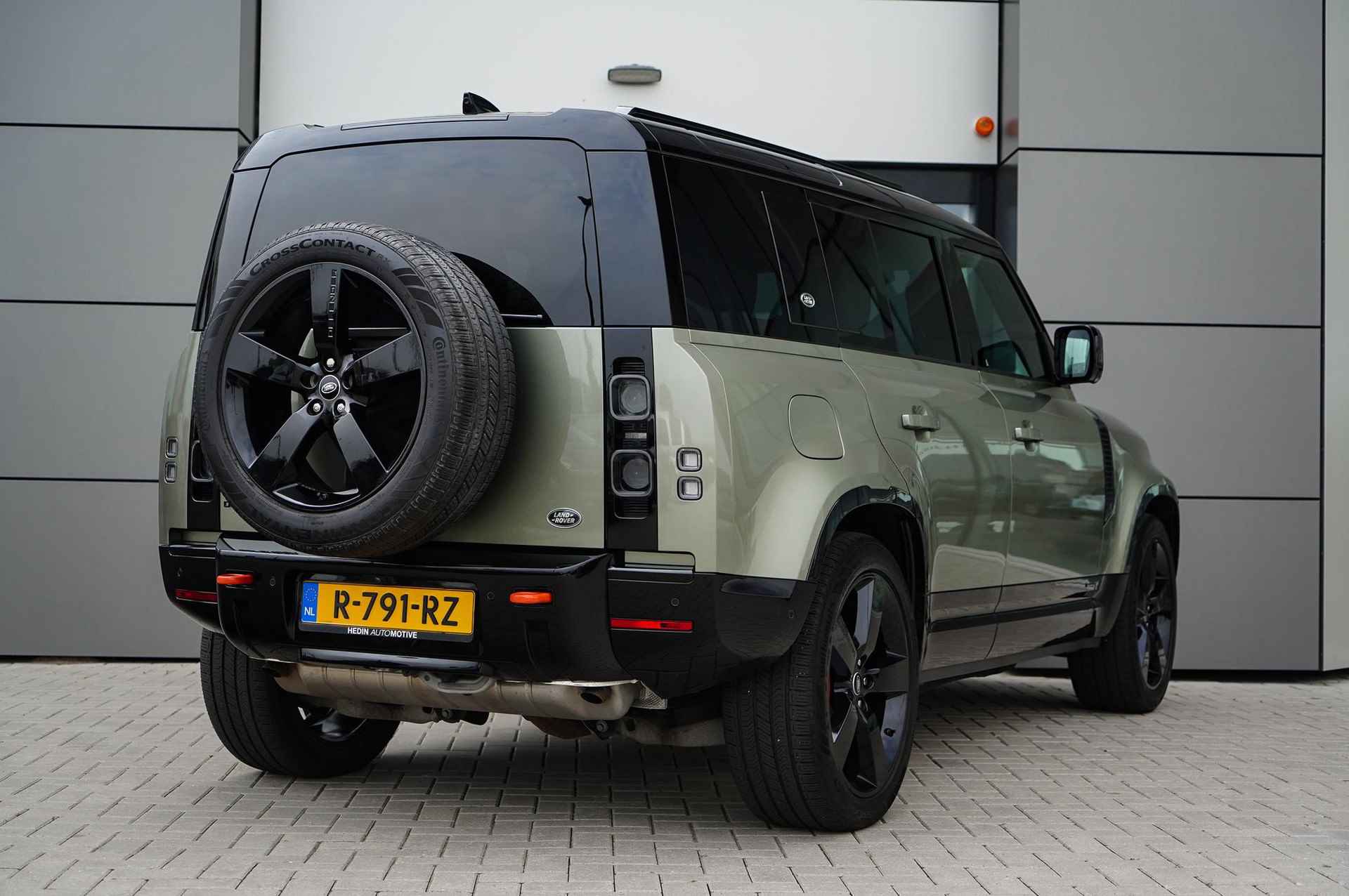 Land rover Defender 2.0 P400e 110 X | 2 jaar garantie | Cold Climate | Extended Black Pack | Meridian Surround Audio - 6/30