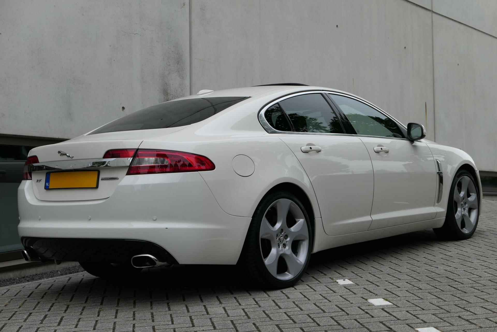 Jaguar XF 4.2 V8 SV8 Supercharged 426pk Schuifdak Youngtimer - 4/20