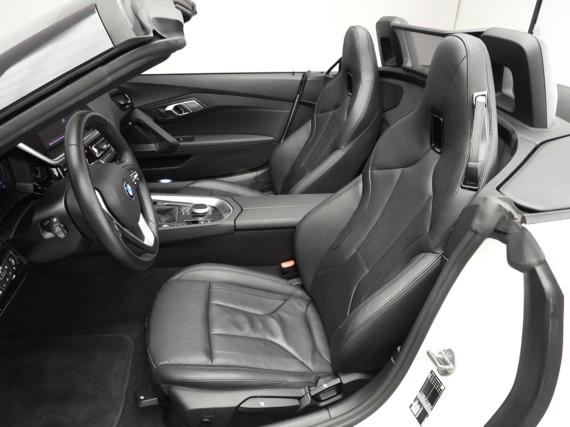 BMW Z4 Roadster sDrive20i LED / Leder / Navigatie / Stoelverwarming / Keyles go / DAB / Alu 18 inch - 8/38
