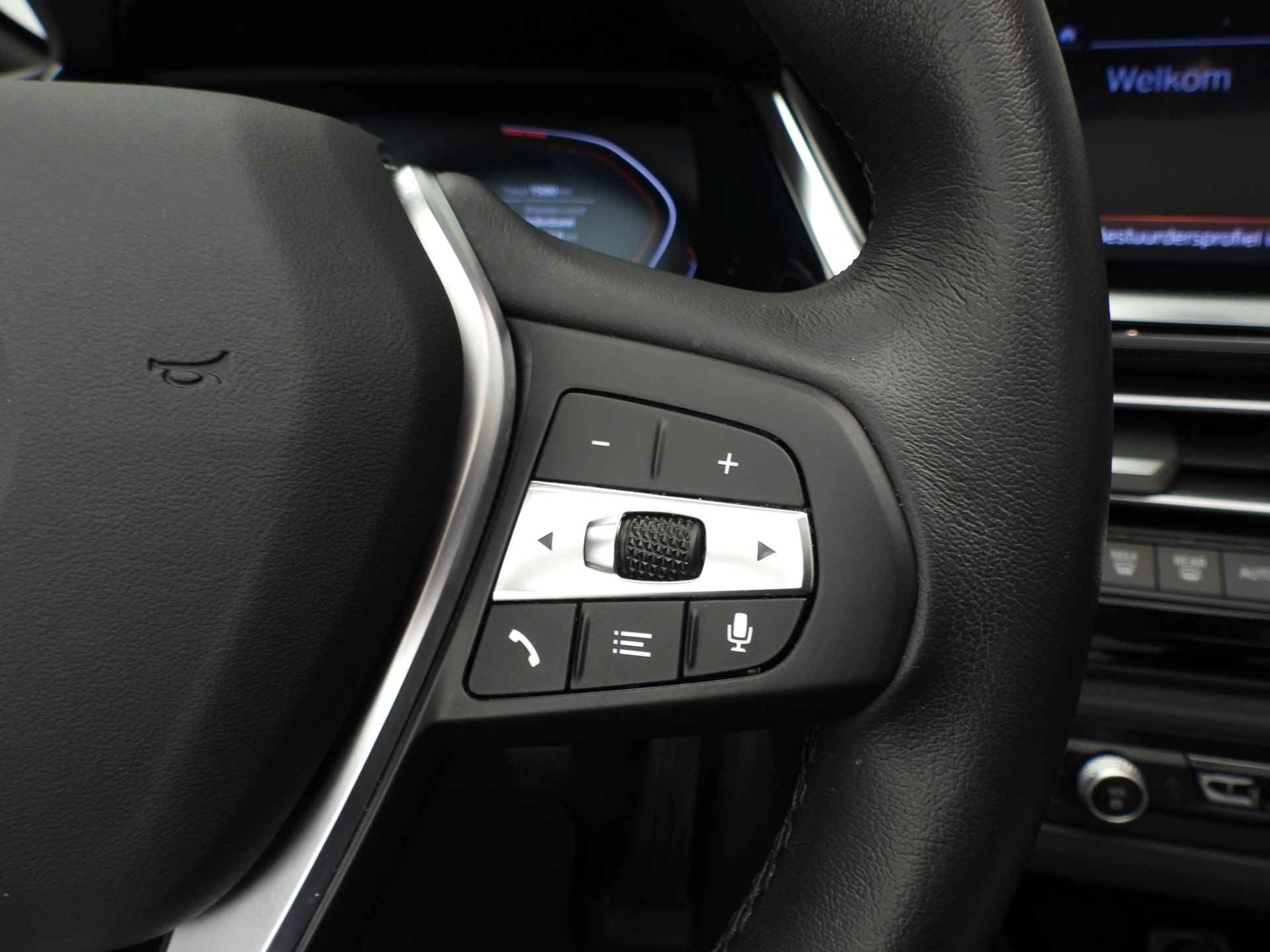 BMW Z4 Roadster sDrive20i LED / Leder / Navigatie / Stoelverwarming / Keyles go / DAB / Alu 18 inch - 14/38