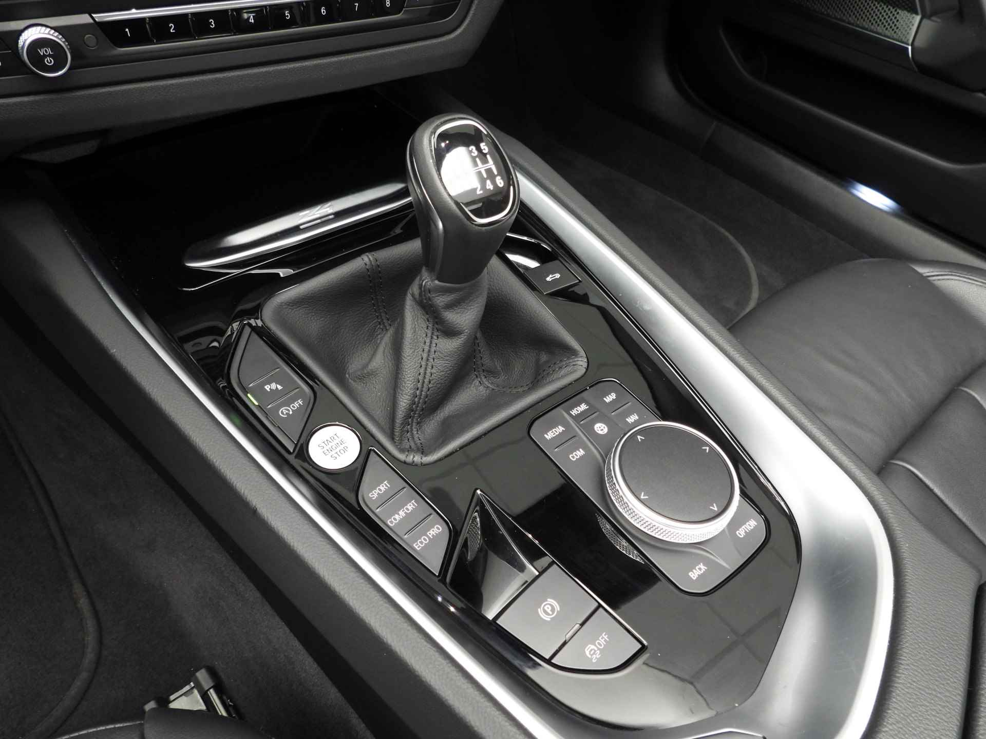 BMW Z4 Roadster sDrive20i LED / Leder / Navigatie / Stoelverwarming / Keyles go / DAB / Alu 18 inch - 16/38