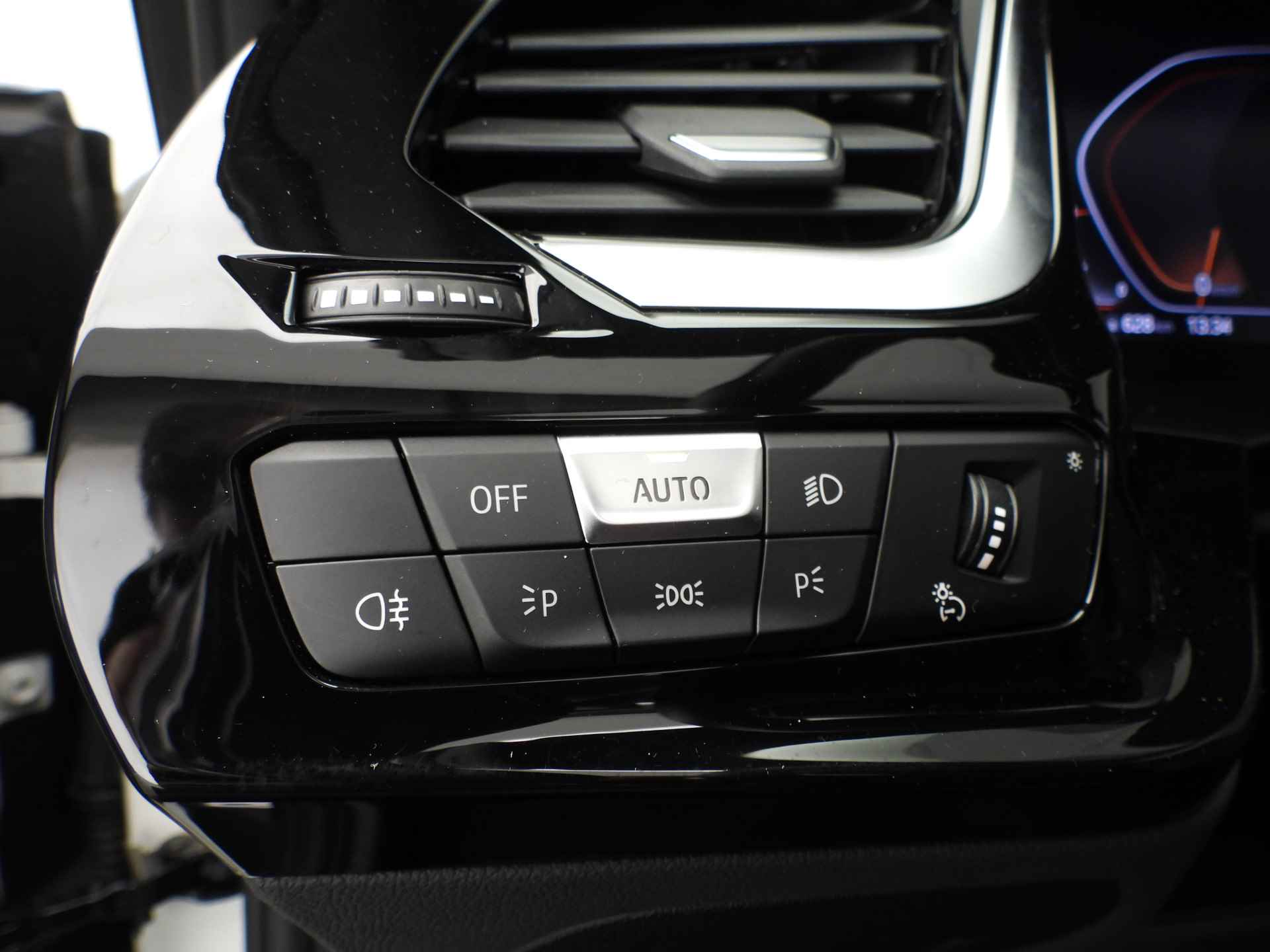 BMW Z4 Roadster sDrive20i LED / Leder / Navigatie / Stoelverwarming / Keyles go / DAB / Alu 18 inch - 23/38