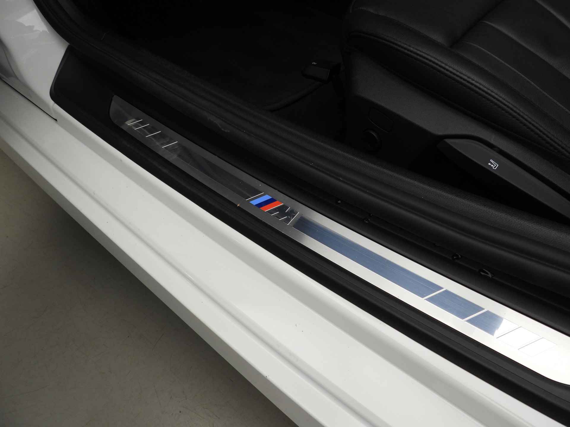 BMW Z4 Roadster sDrive20i LED / Leder / Navigatie / Stoelverwarming / Keyles go / DAB / Alu 18 inch - 30/38