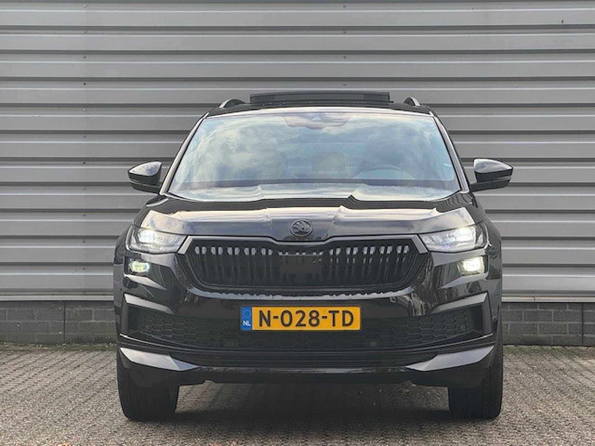 Skoda Kodiaq 1.5 TSI Sportline Business Automaat | Panoramadak | Sportstoelen | Optiek pakket zwart | Virt. Cockpit | - 2/38