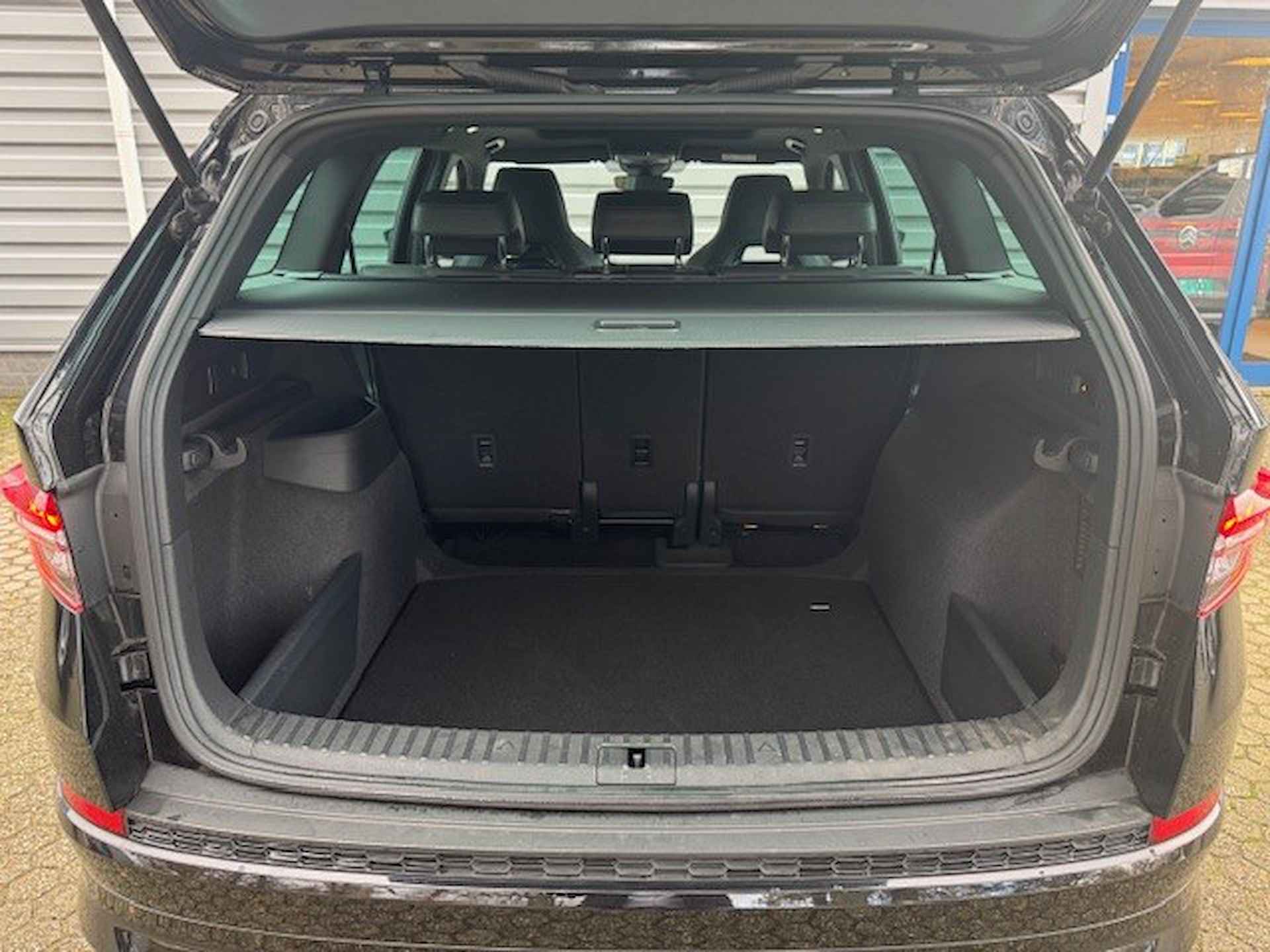 Skoda Kodiaq 1.5 TSI Sportline Business Automaat | Panoramadak | Sportstoelen | Optiek pakket zwart | Virt. Cockpit | - 10/38