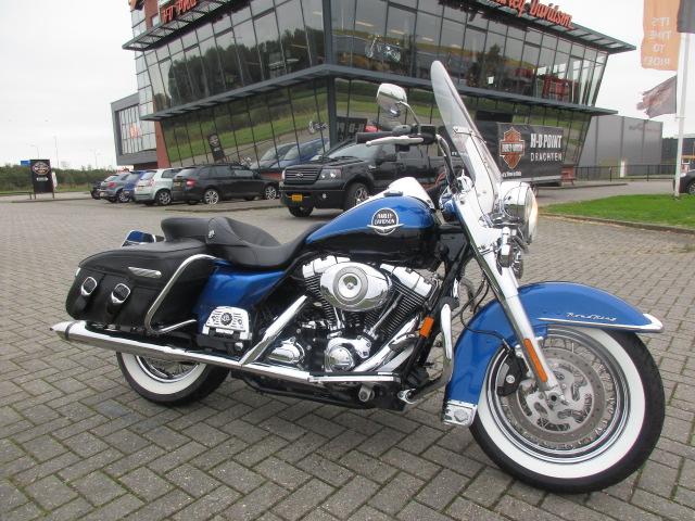 Harley-Davidson FLHRC ROADKING ROAD KING FLHR