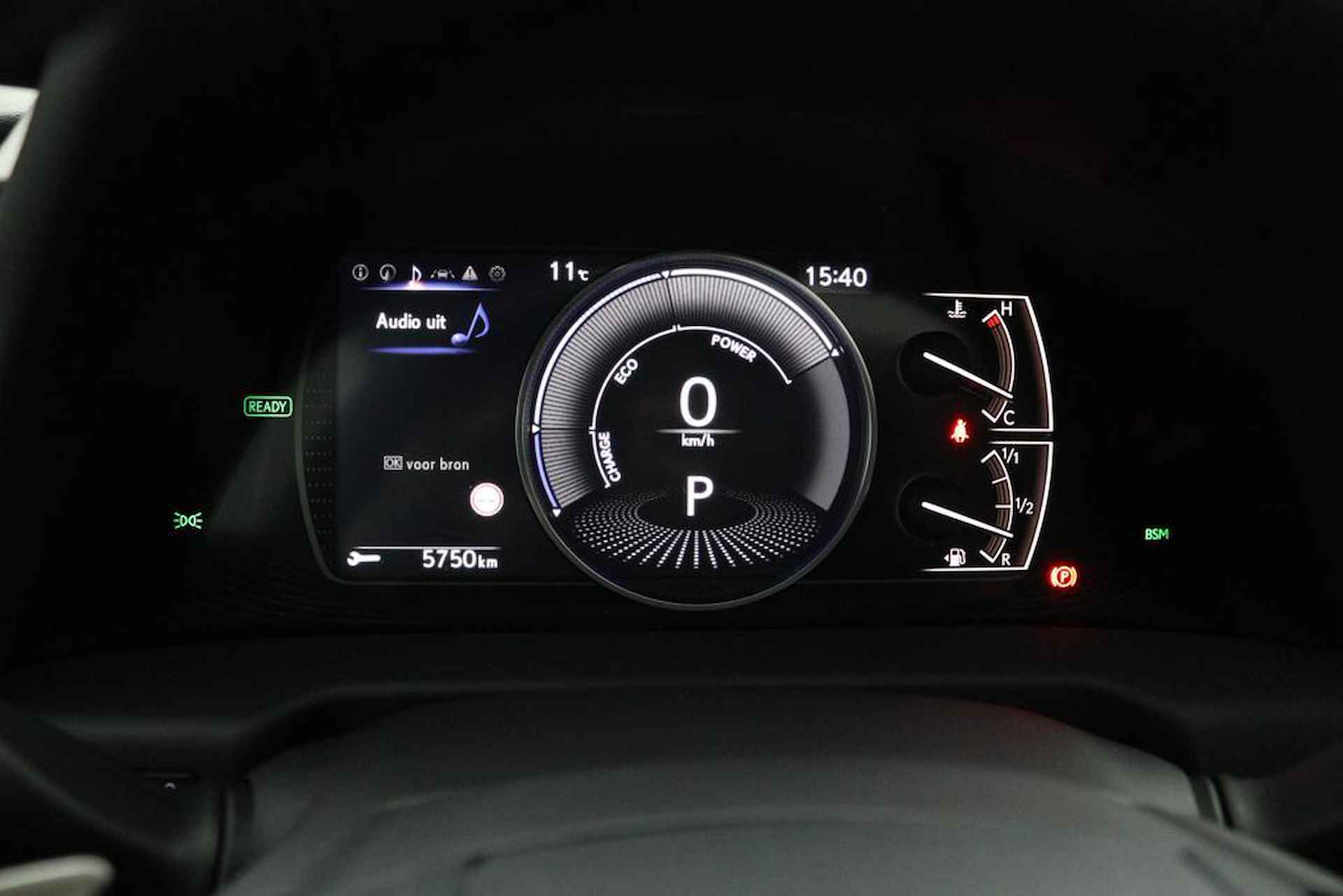 Lexus ES 300h Preference Line | Stuurwielverwarming | Blind Spot Monitor | 18 Inch Lichtmetalen velgen | DAB+ - 43/46