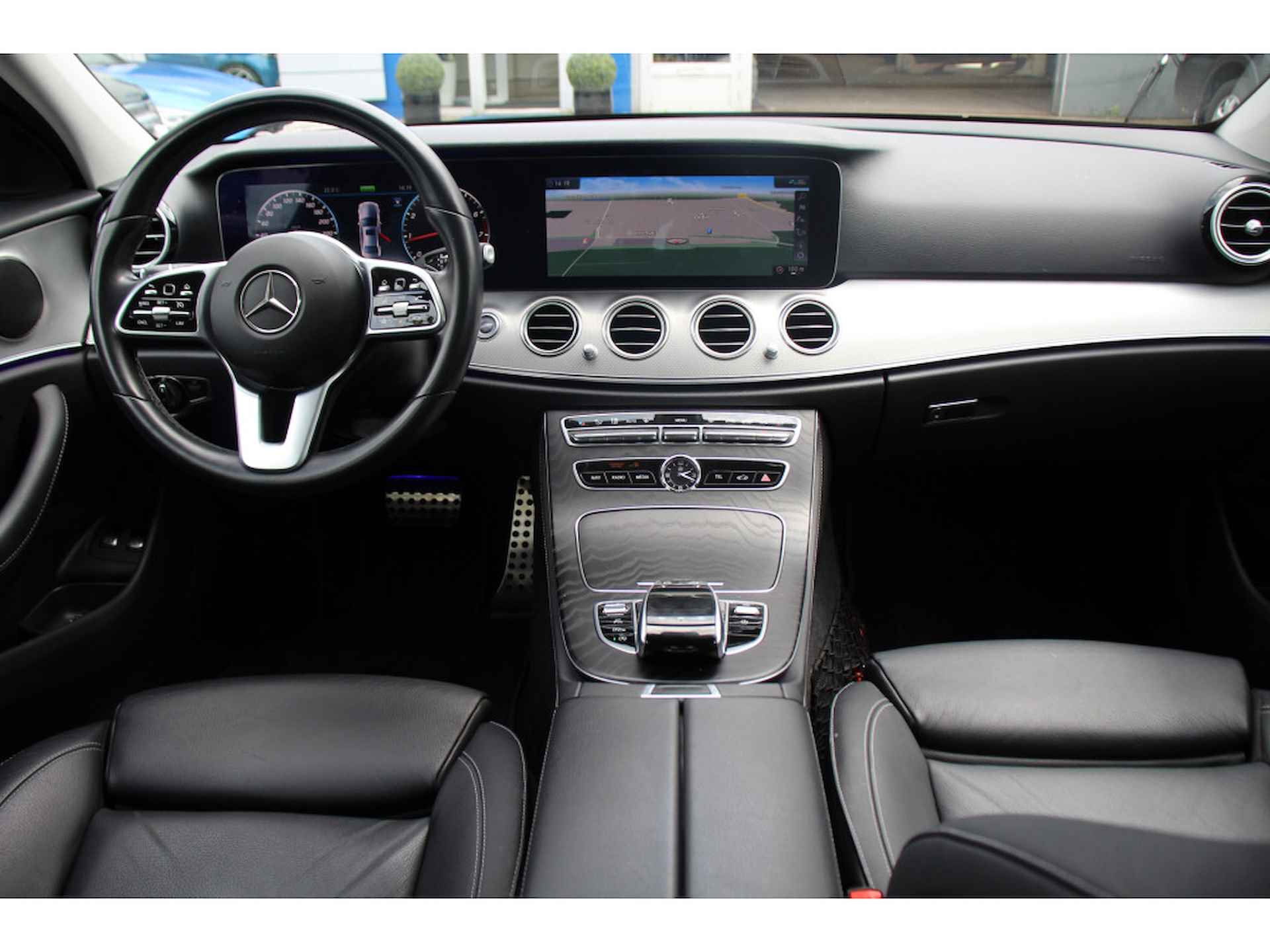 Mercedes-Benz E-Klasse 200 BUSINESS SOLUTION | 1E EIGENAAR! | NL-AUTO! | DEALER OH! | LEDEREN SPORTSTOELEN | STOELVERWARMING | DIGITAL COCKPIT | CAMERA - 5/45