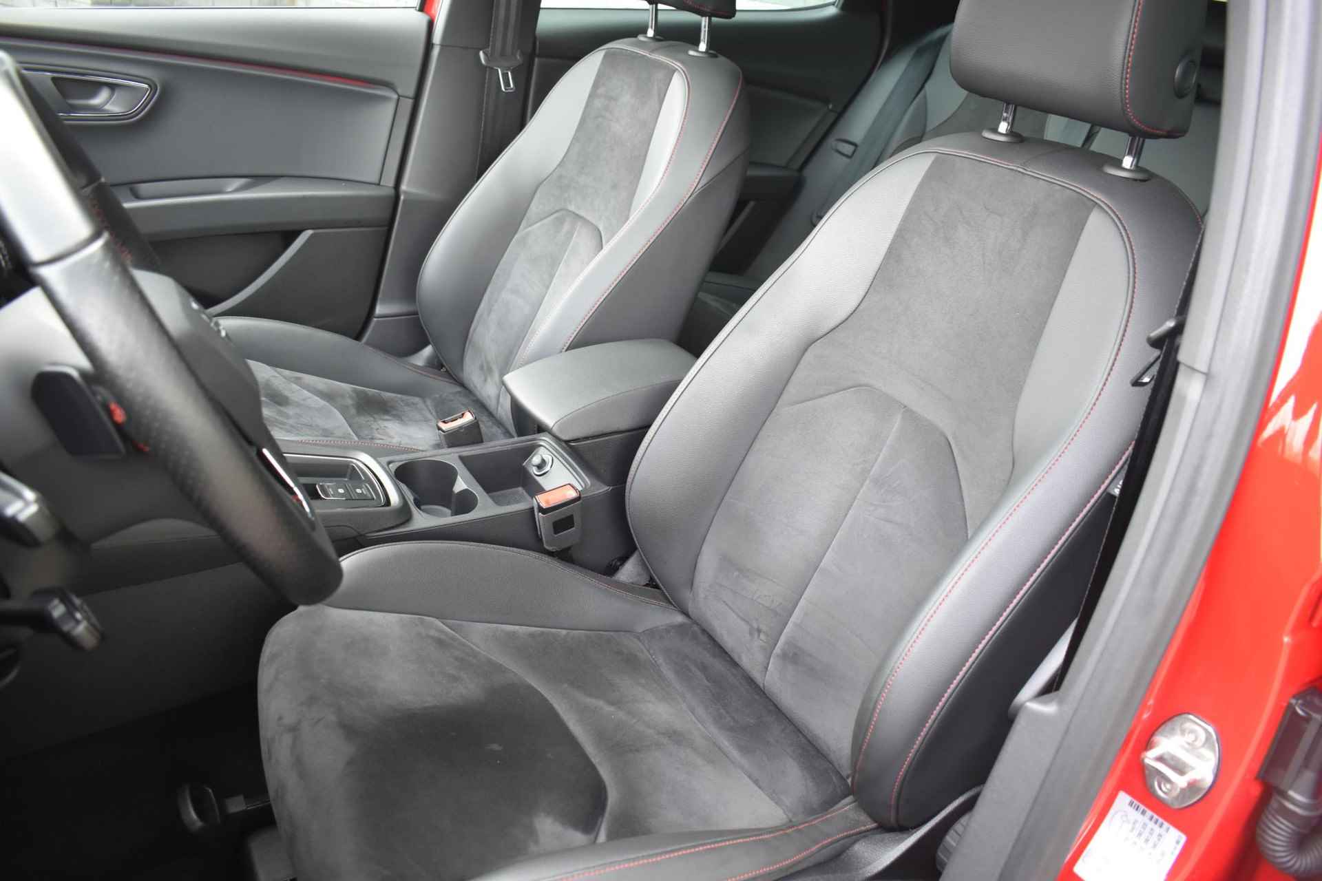 SEAT Leon 1.5 TSI FR Ultimate Edition Black / Pano / Keyless / Beats / Virtual - 8/48