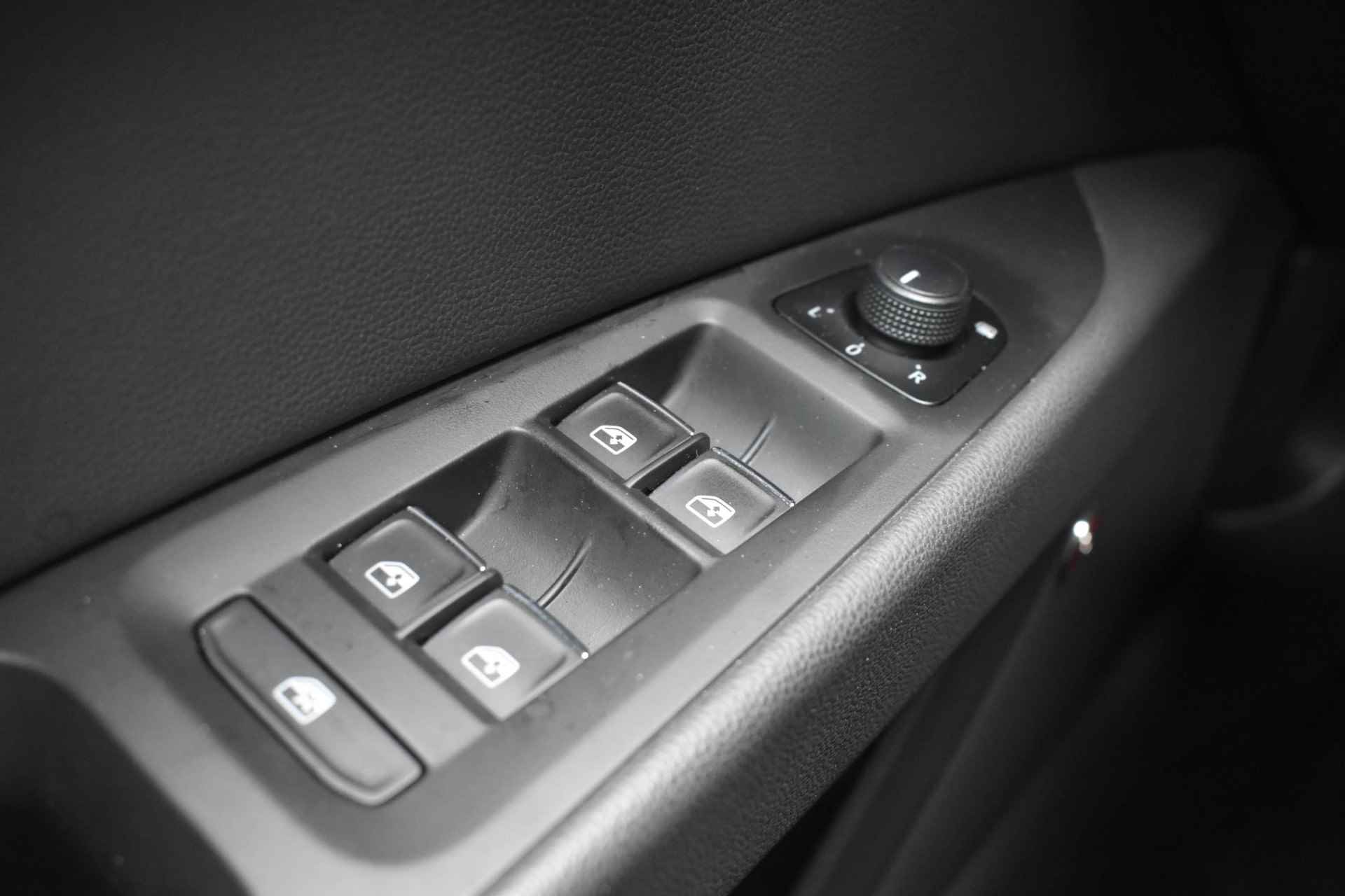 SEAT Leon 1.5 TSI FR Ultimate Edition Black / Pano / Keyless / Beats / Virtual - 32/48