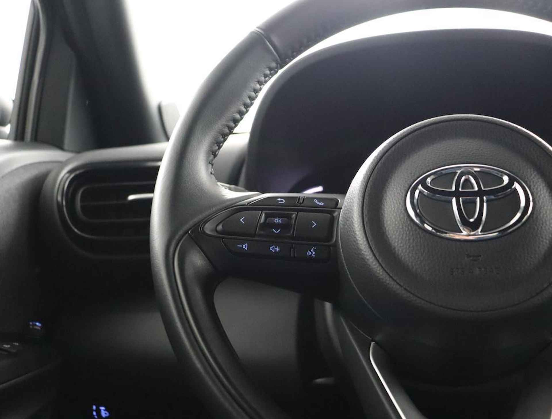 Toyota Yaris Cross 1.5 Hybrid Dynamic | Navigatie |  Climate control | Cruise control | - 19/48