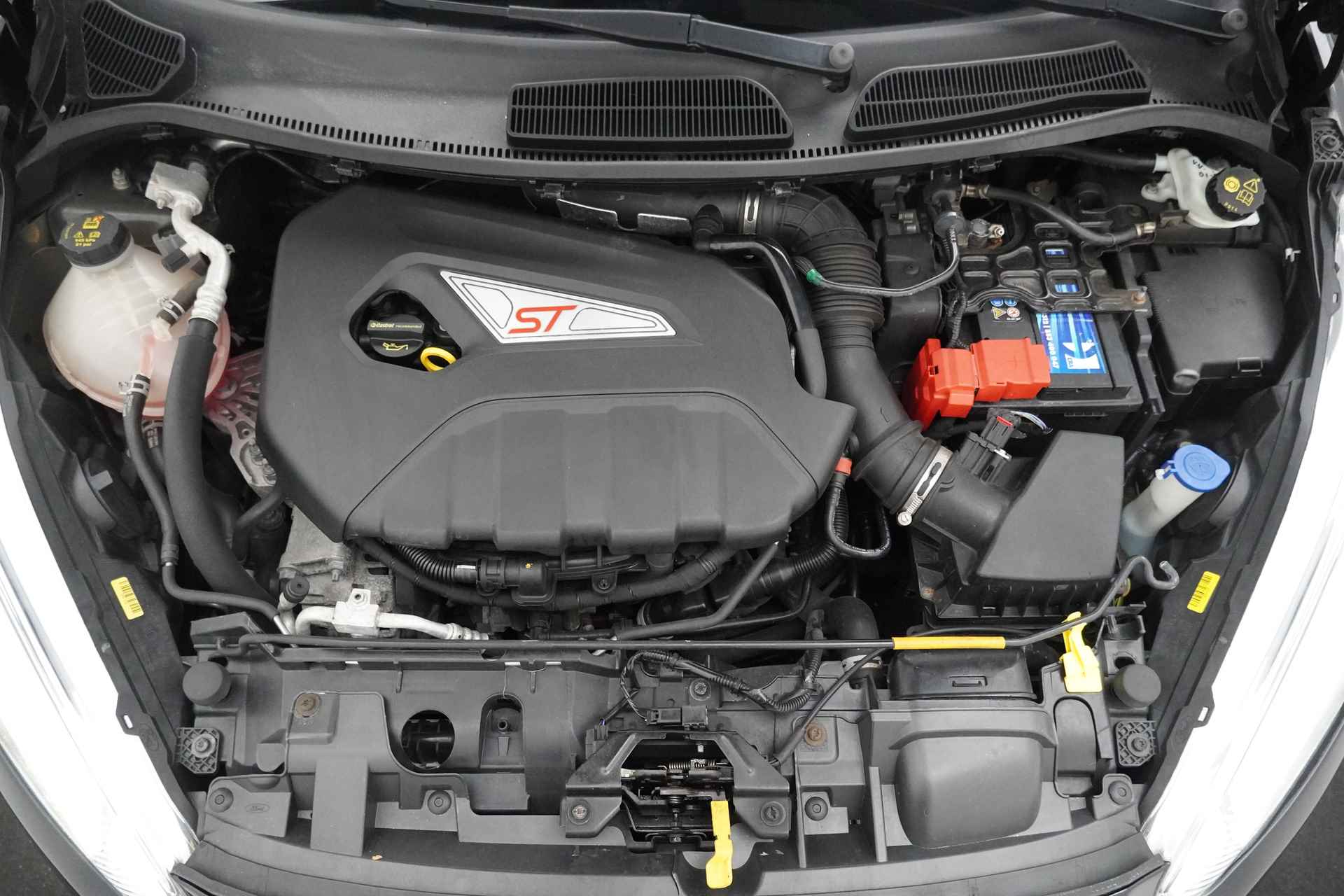 Ford Fiesta BWJ 2014 / 1.6 183PK ST2 / Clima / Stoelverw. / Half leer / Cruise / Spoilerset / Lichtmetaal / - 29/29