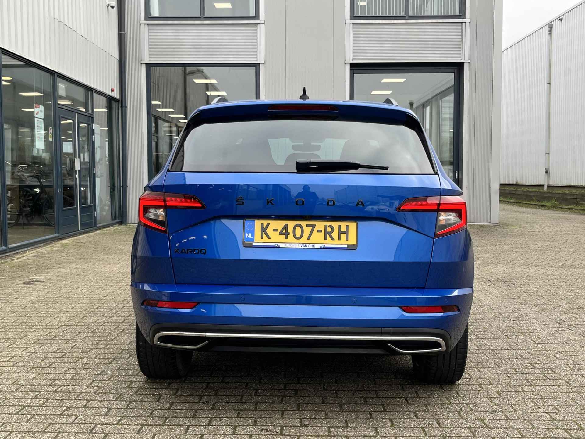 Skoda Karoq 1.5 TSI ACT Sportline Business | 1e Eig./Voll. Historie/Navi/Clima/Adapt.Cruise/Camera/19"/Sportstoelen/El. Wegklapbare Trehaak/Apple Carplay-Android Auto - 22/104