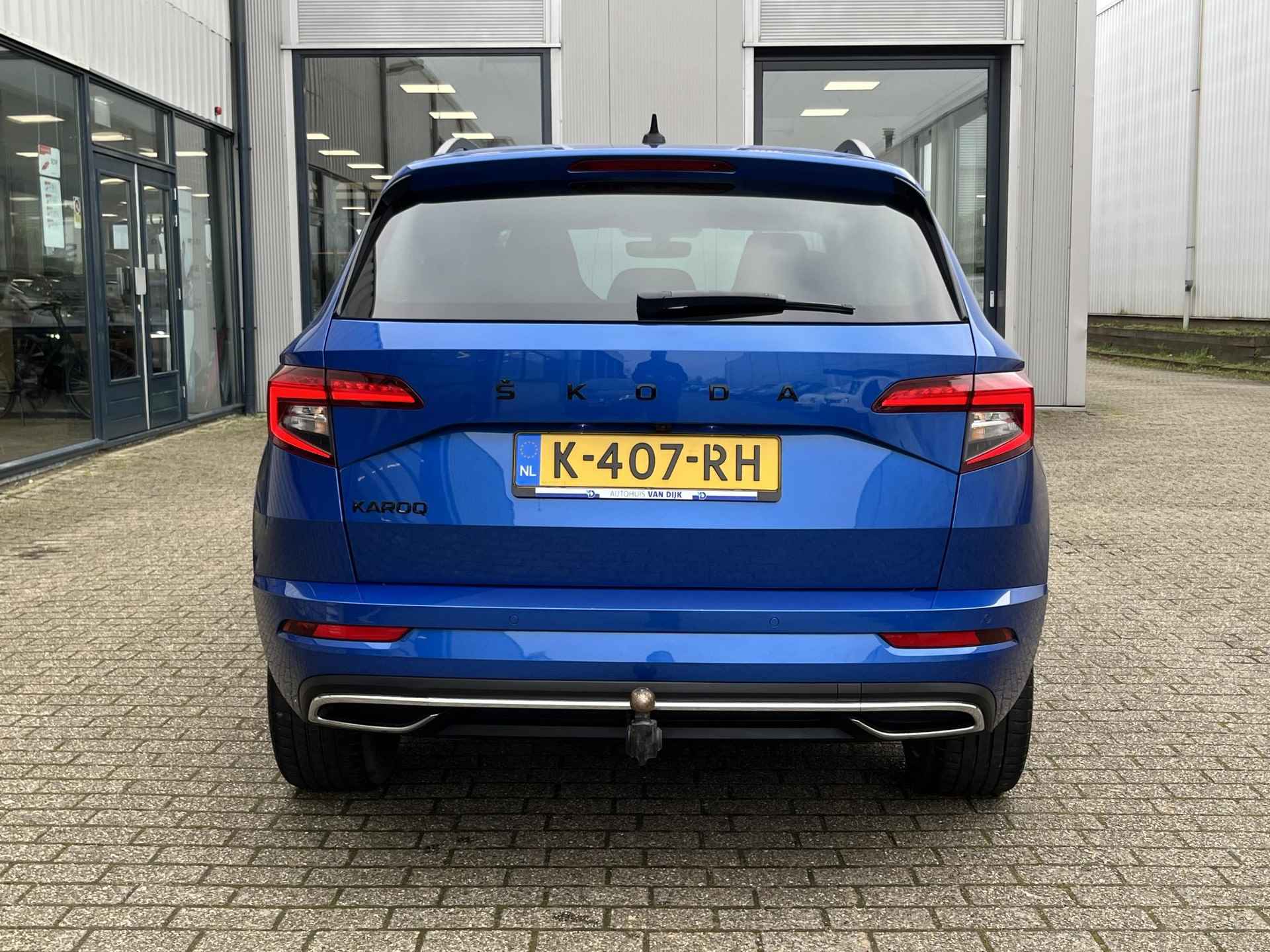 Skoda Karoq 1.5 TSI ACT Sportline Business | 1e Eig./Voll. Historie/Navi/Clima/Adapt.Cruise/Camera/19"/Sportstoelen/El. Wegklapbare Trehaak/Apple Carplay-Android Auto - 23/104