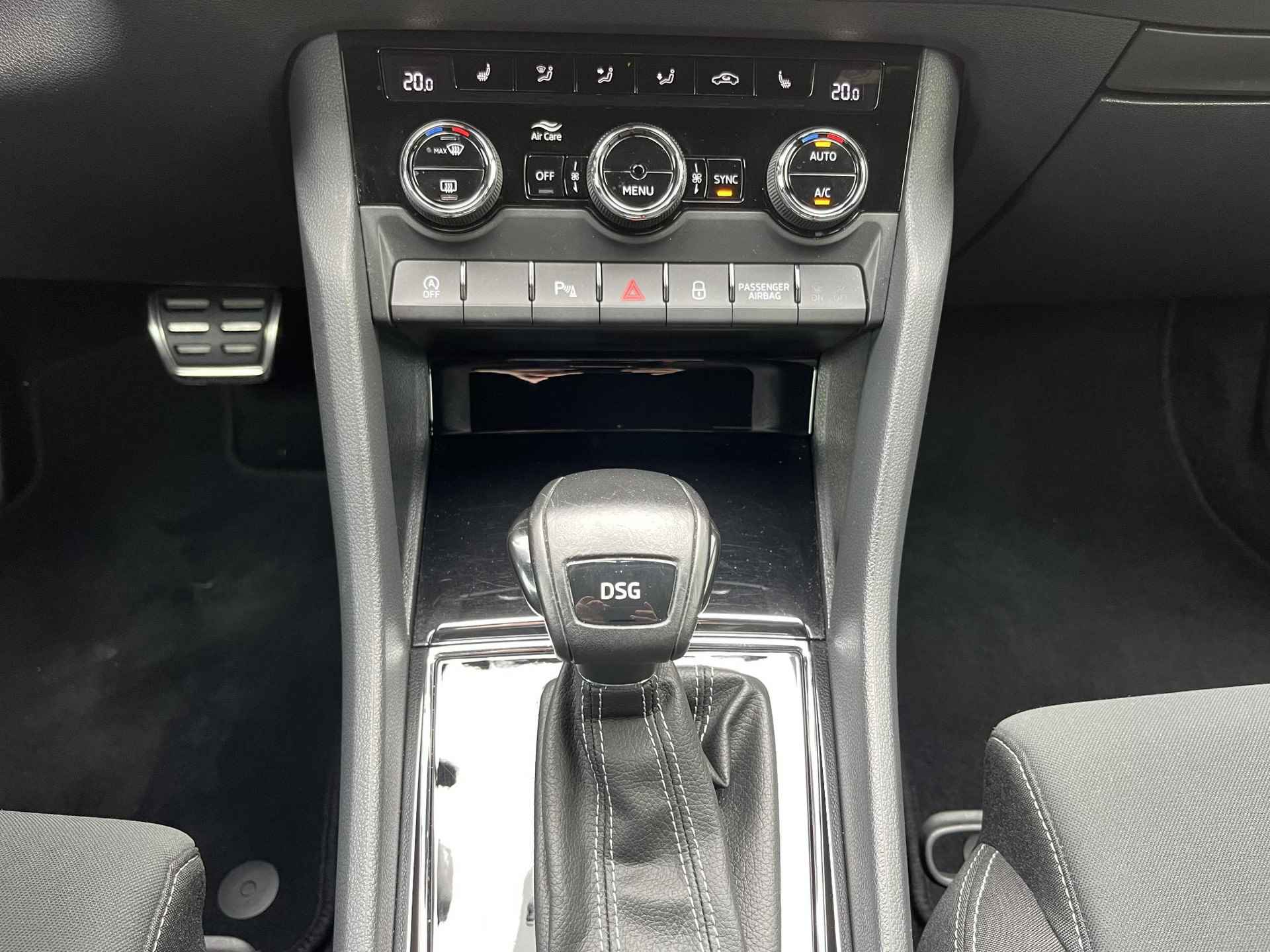 Skoda Karoq 1.5 TSI ACT Sportline Business | 1e Eig./Voll. Historie/Navi/Clima/Adapt.Cruise/Camera/19"/Sportstoelen/El. Wegklapbare Trehaak/Apple Carplay-Android Auto - 92/104