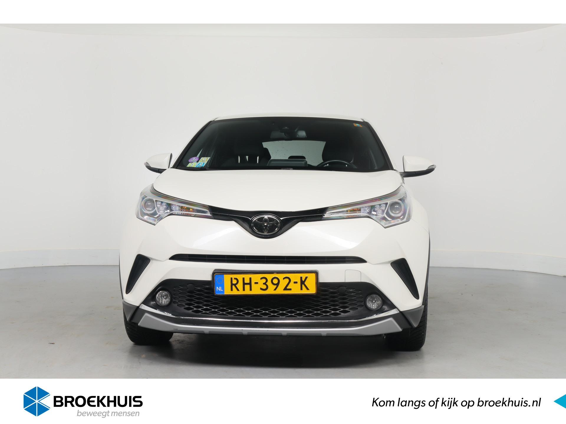 Toyota C-HR 1.2 Dynamic | Dealer Onderhouden! | 1e Eigenaar! | Trekhaak | Sport-Pakket | Navi | Camera | Cruise Adaptive | LED | Stoelverwar