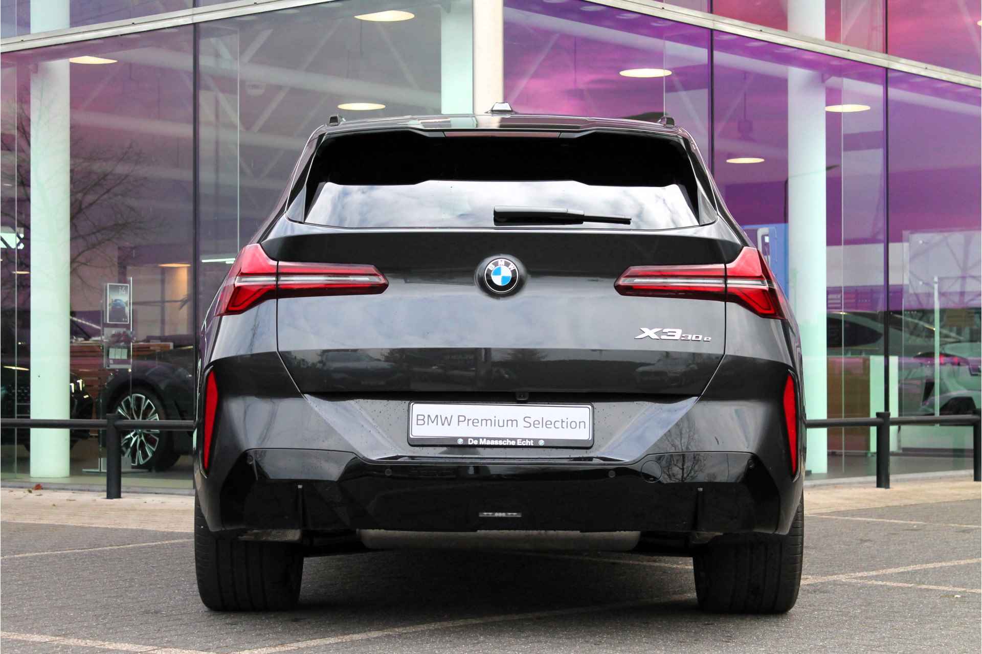 BMW X3 xDrive30e High Executive M Sport Automaat / Panoramadak / Trekhaak / Sportstoelen / Stoelventilatie / Parking Assistant Professional / Adaptieve LED / Comfort Access - 8/28